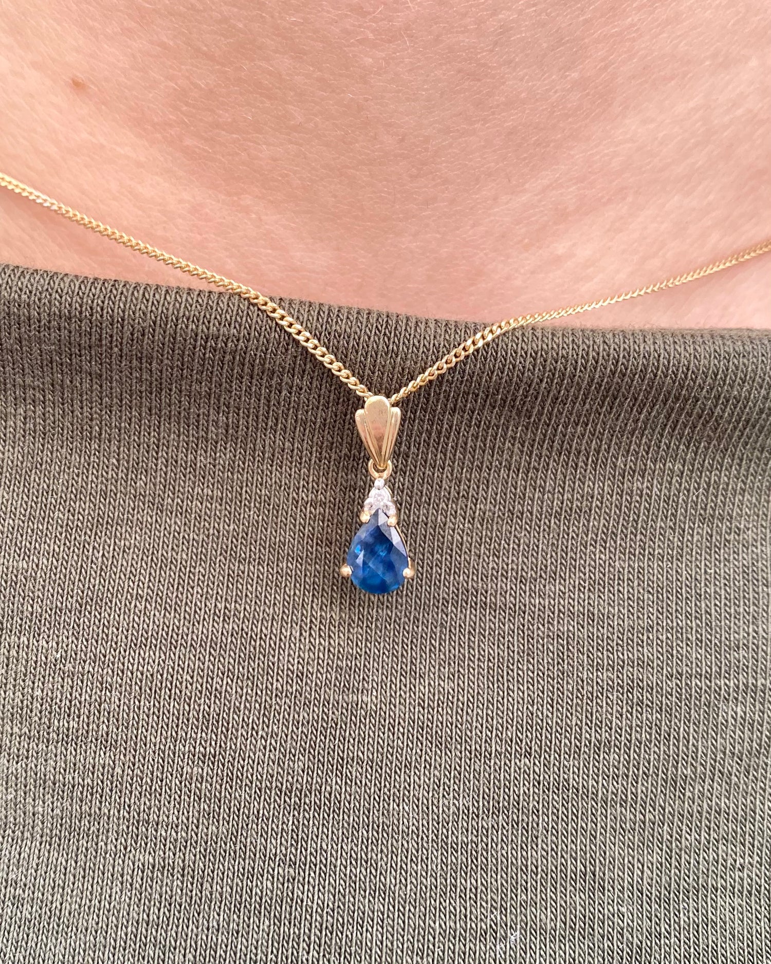 Pendentif Saphir 0.90 carat &amp; Diamant &quot;Corine&quot;