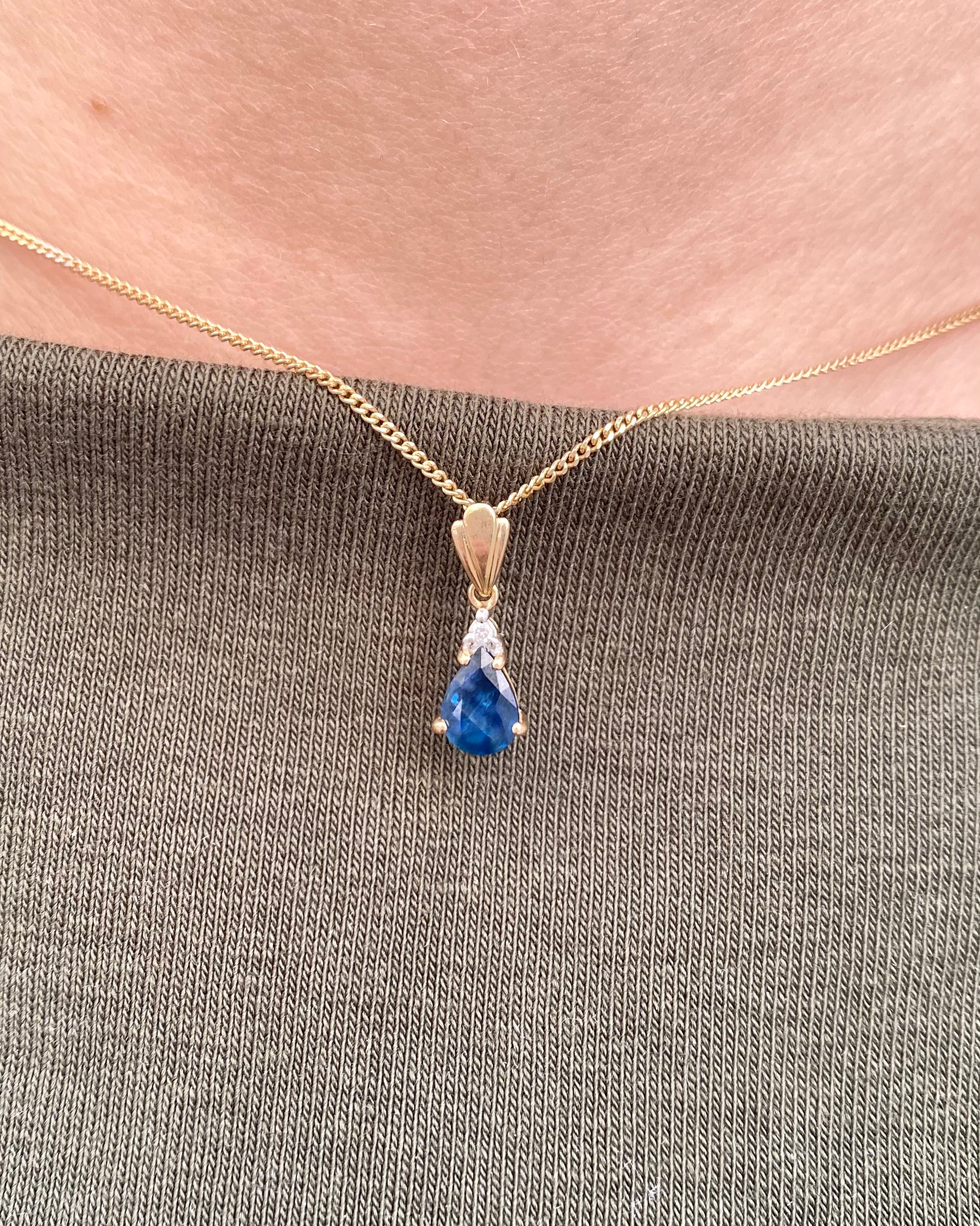 Sapphire Pendant 0.90 carat &amp; Diamond "Corine"