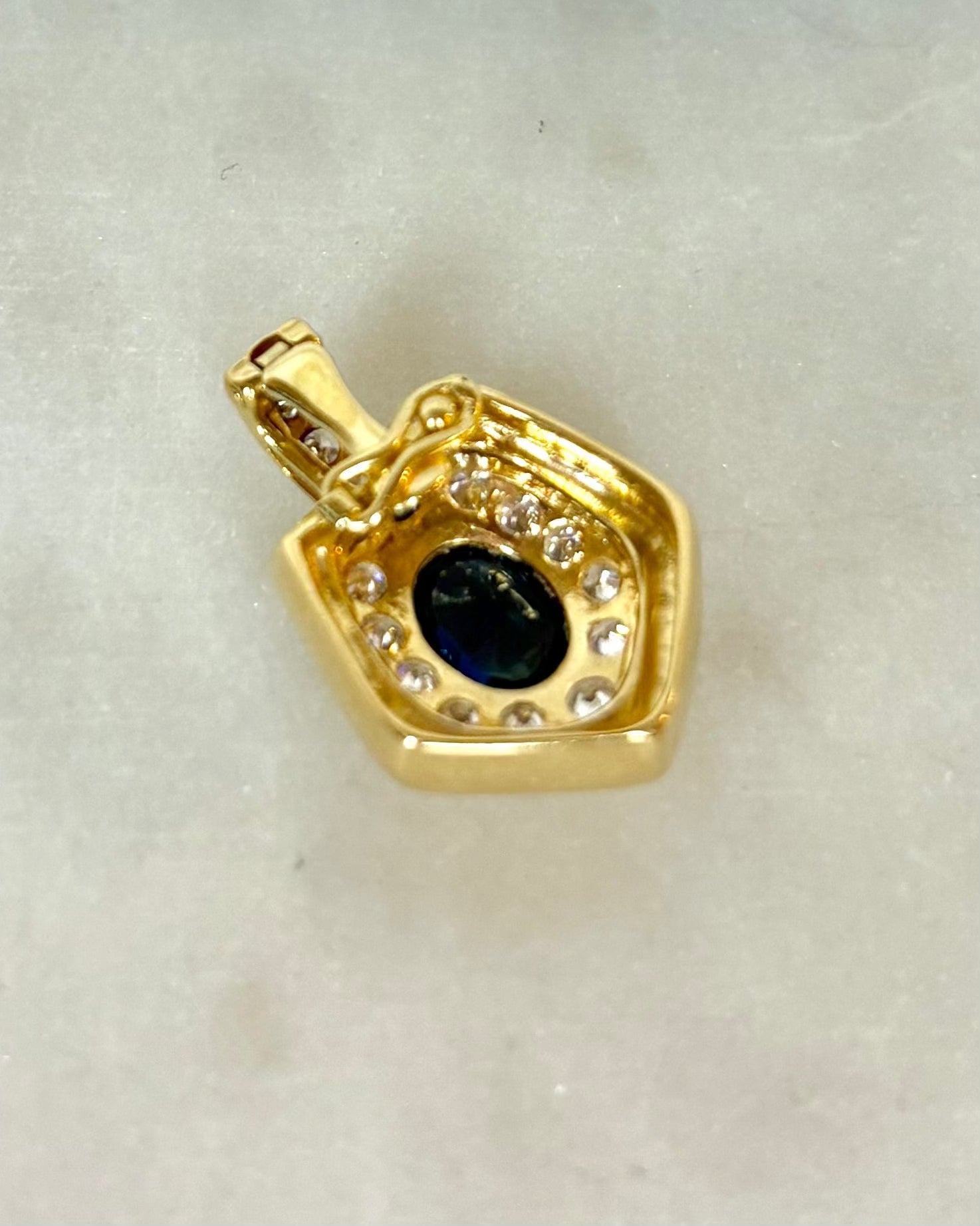 Pendentif Art Déco Saphir 1 carat, Diamants &amp; or 18 carats 4,04g "Mireille"