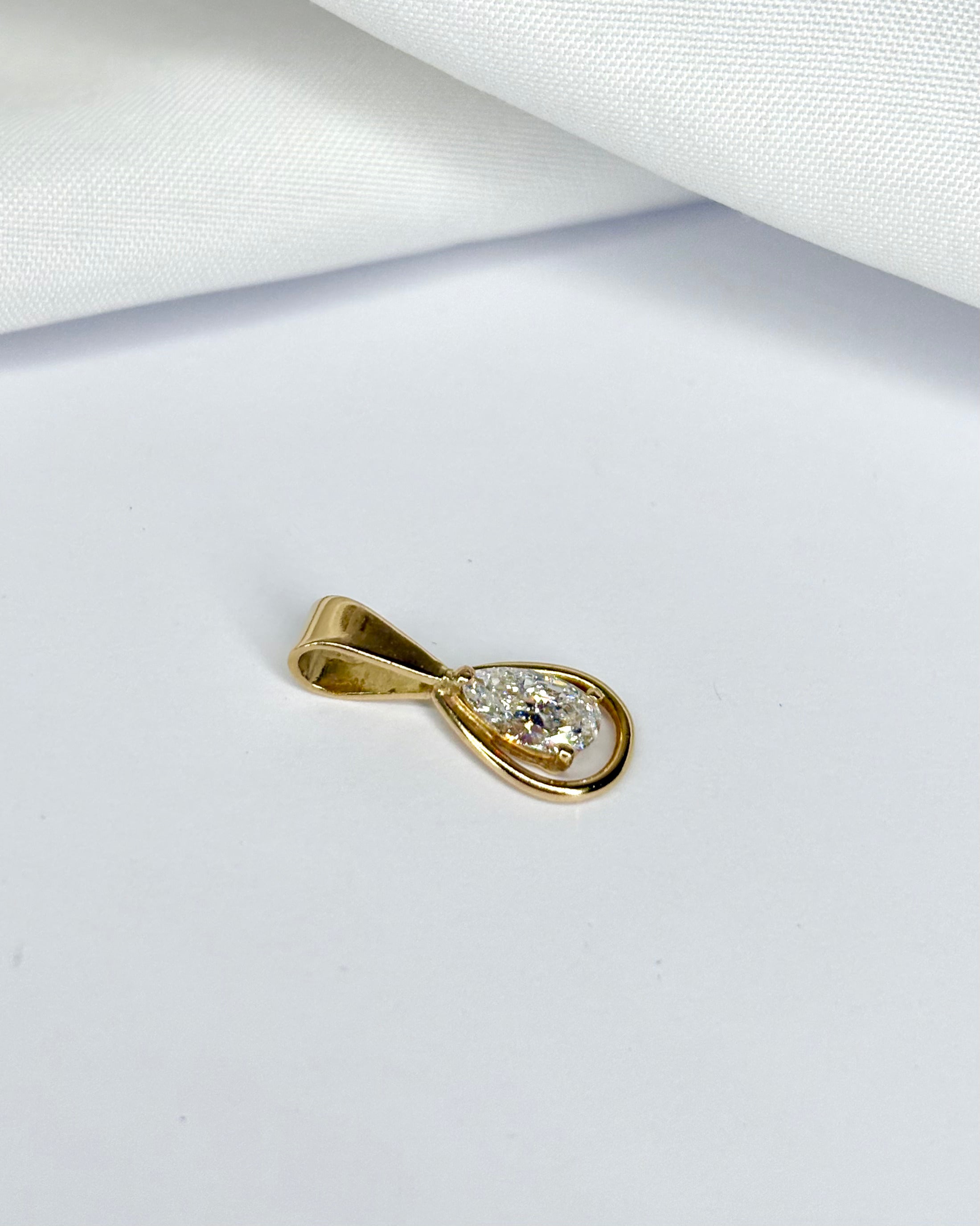 Pendentif Diamant Poire 0.37 carat "Alba"