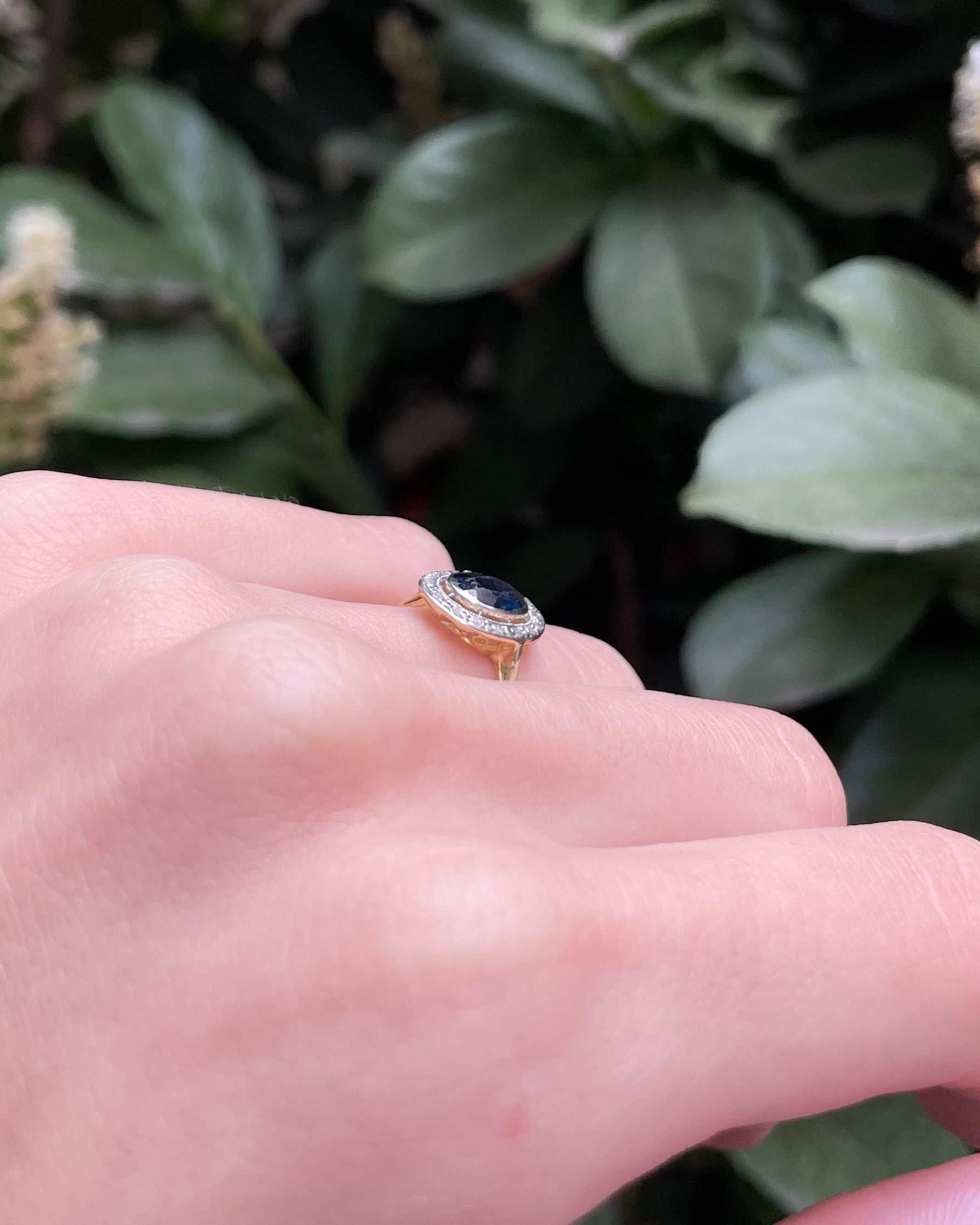 Bague Style Art-déco Saphir 1.15 carat &amp; Diamants "Bellami"
