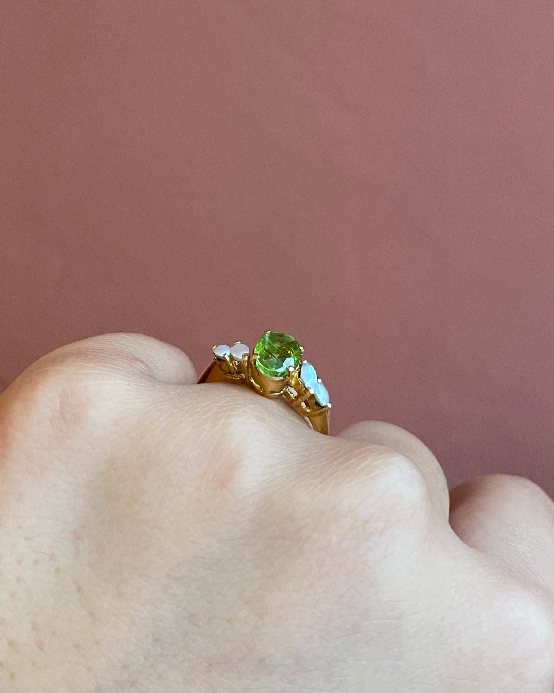 Bague Trilogie Péridot 1.25 carats &amp; Perles nacre "Yuny"