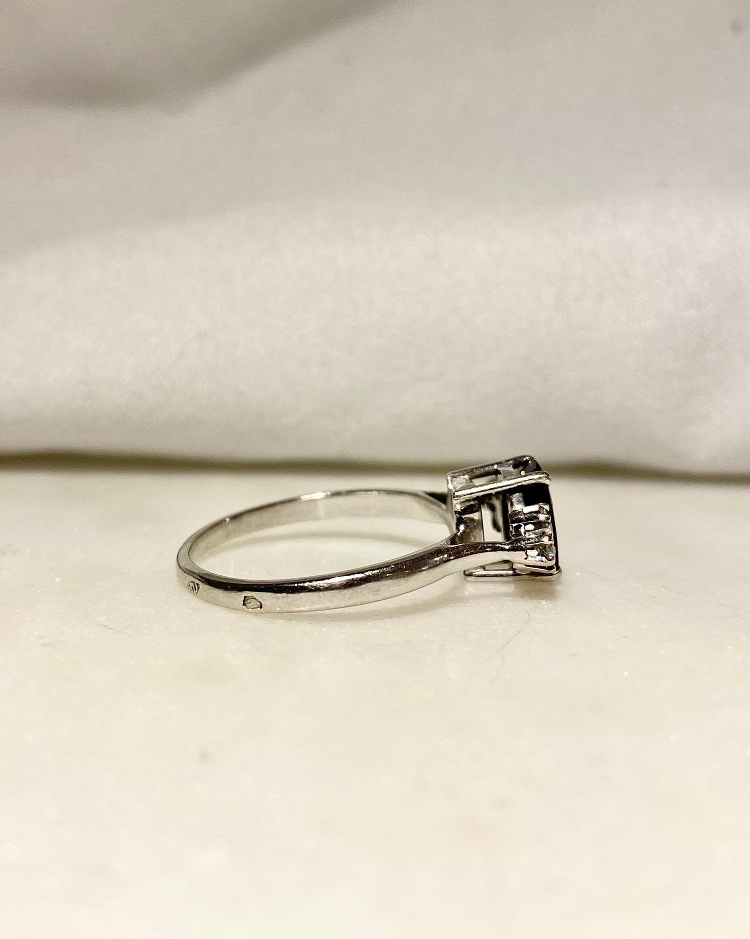 Bague Trilogie Saphir 1.10 carat &amp; Diamants &quot;Charlotte&quot;