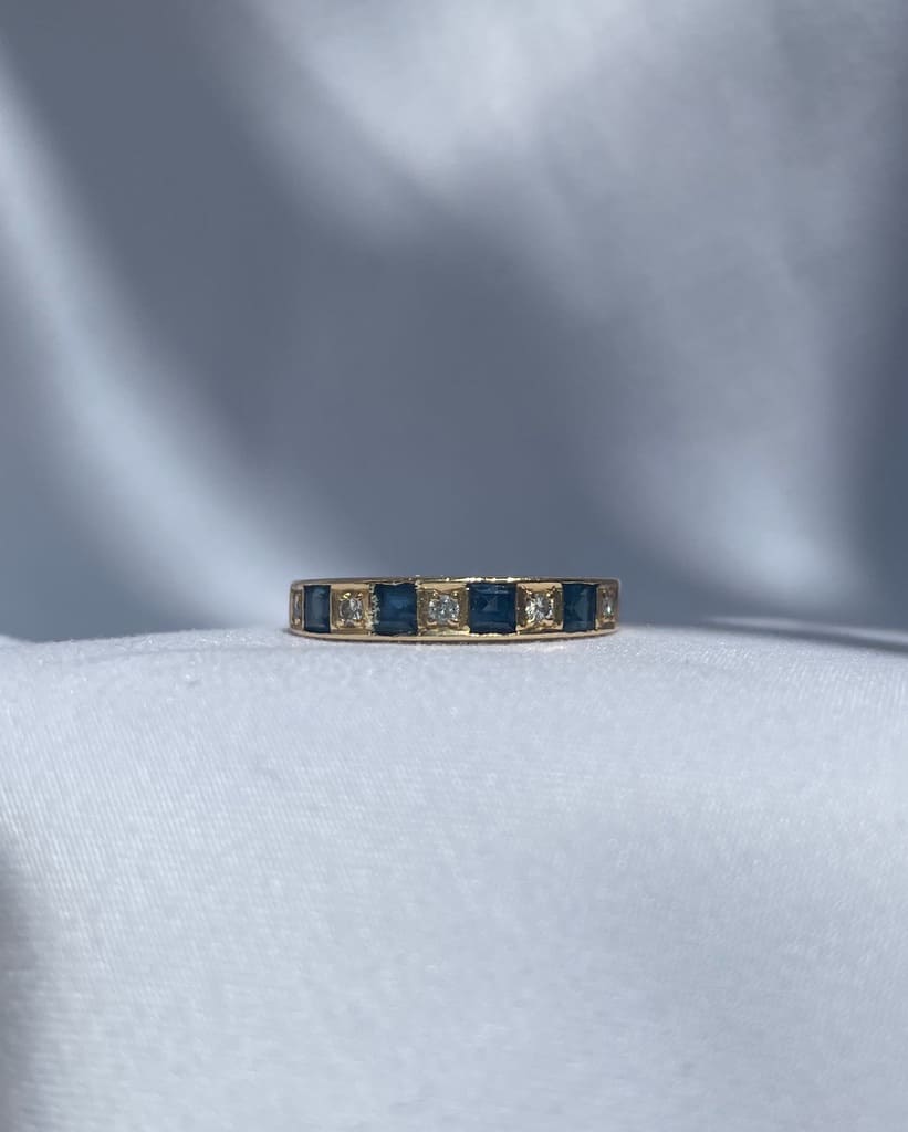Vintage sapphire &amp;amp; diamond wedding band &quot;Lara&quot;