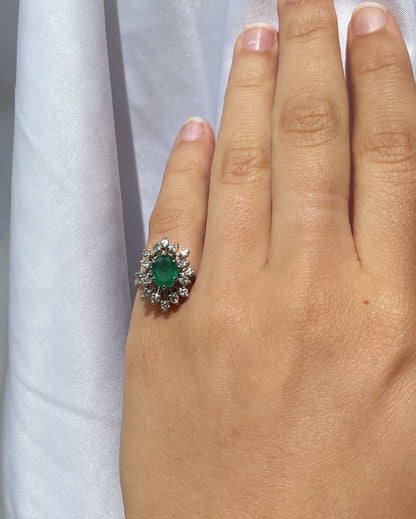 Anillo &quot;Aliénor&quot; con margaritas de esmeralda y diamantes