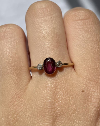 Anillo &quot;Lolita&quot; de granate rodolita y diamantes