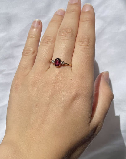 Anillo &quot;Lolita&quot; de granate rodolita y diamantes