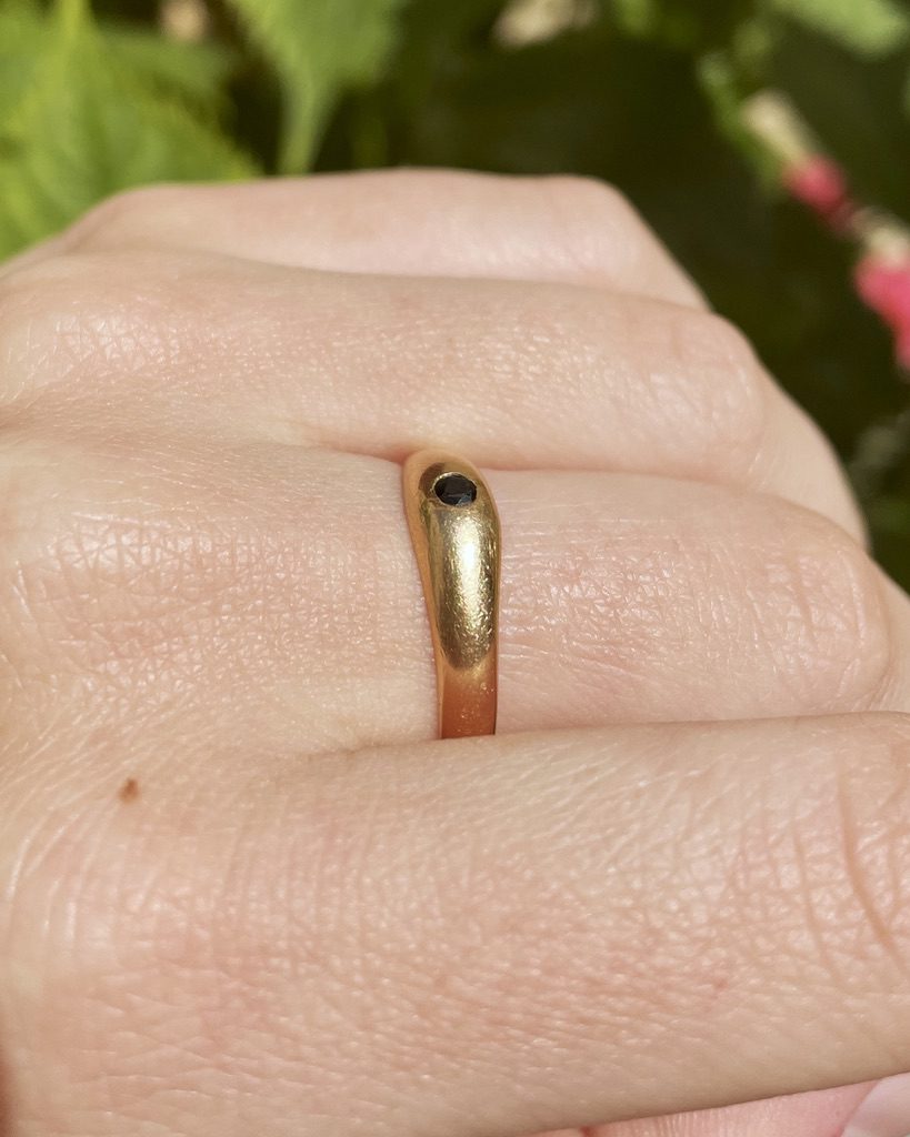 Bague Jonc Saphir "Albane" - Elliade Paris