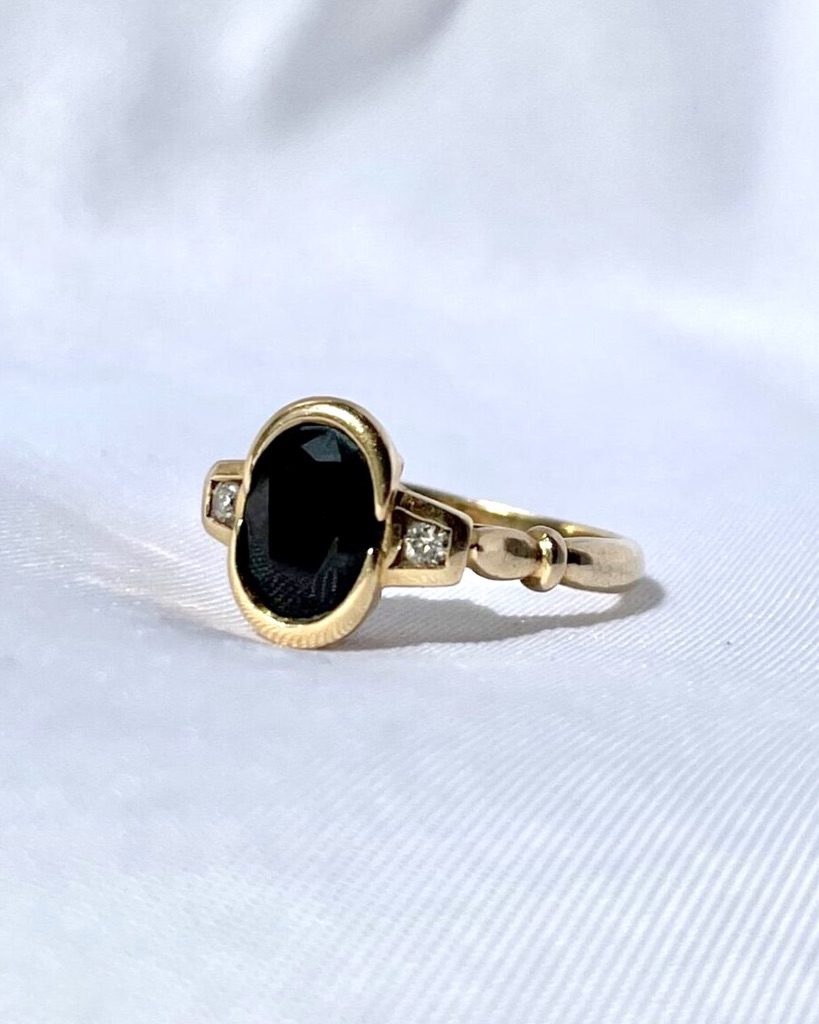 Anillo trilogía de zafiros y diamantes &quot;Sanaé&quot;