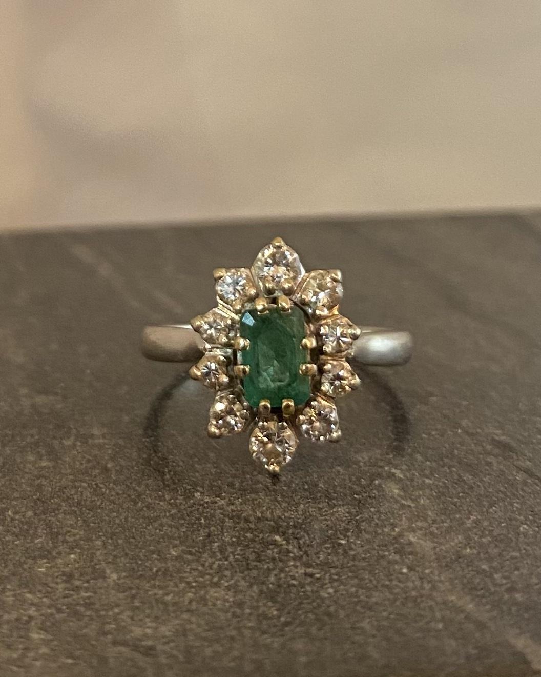 Bague Marguerite émeraude &amp; diamants &quot;Zya&quot;