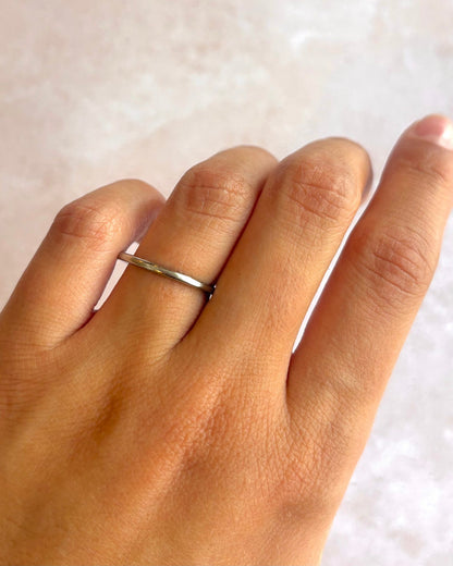 Alliance Or Gris 18 carats 1.6mm "Molly" - Elliade Paris