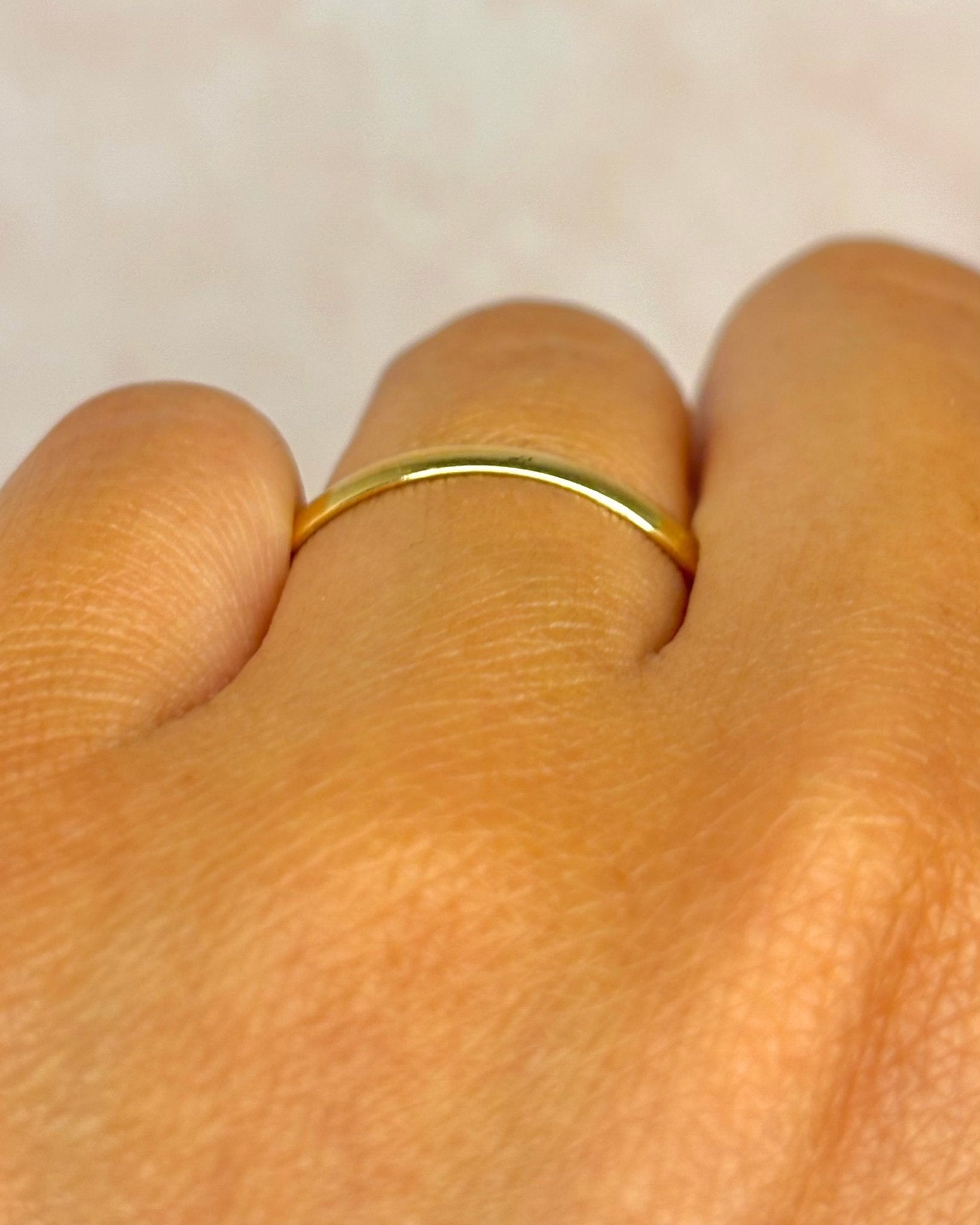 Alliance Or Jaune 18 carats 1.4 mm "Vera" - Elliade Paris