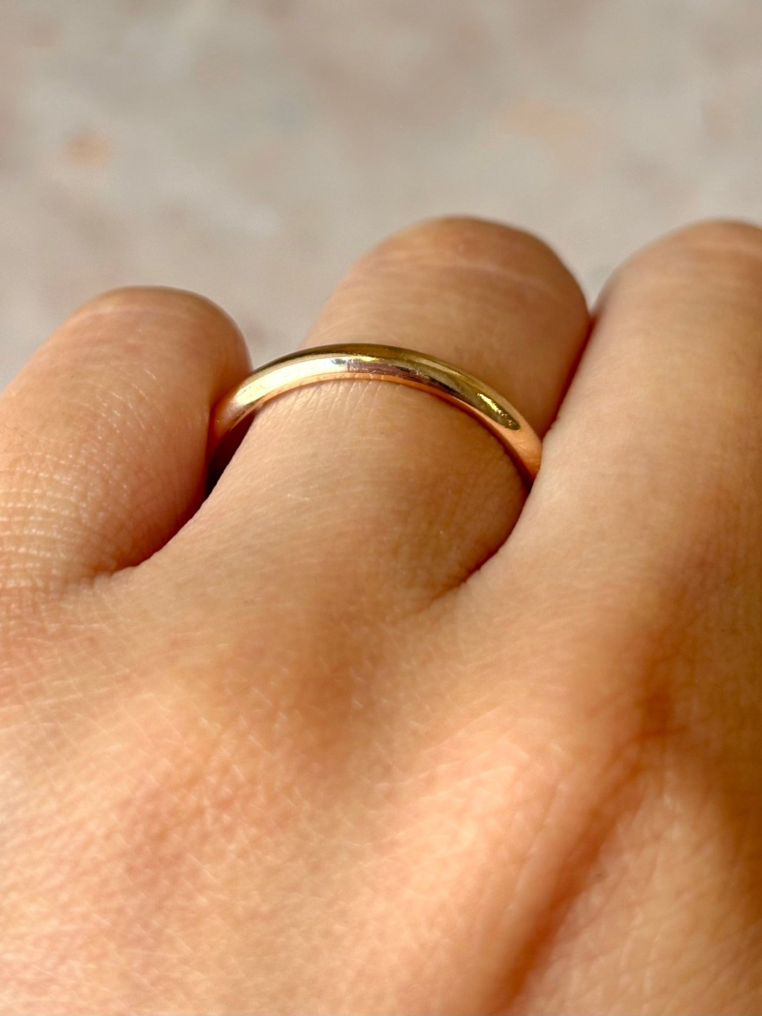 Alliance Or Jaune 18 carats 2.4mm "Jonas" - Elliade Paris