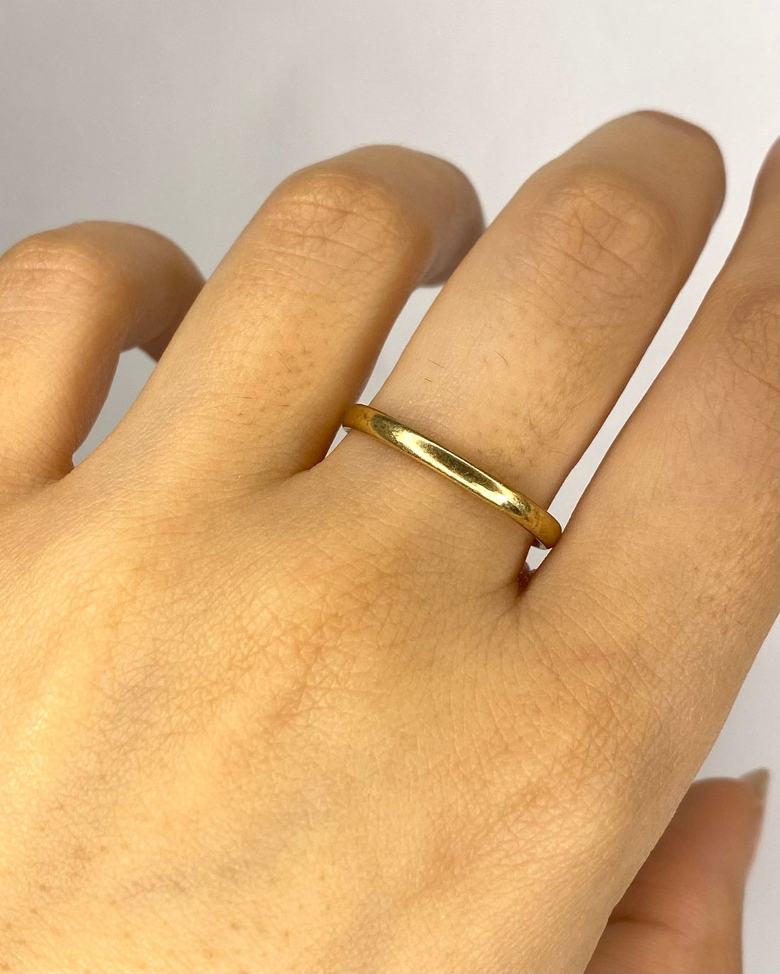 Alliance Or Jaune 18 carats 2mm "Domi" - Elliade Paris