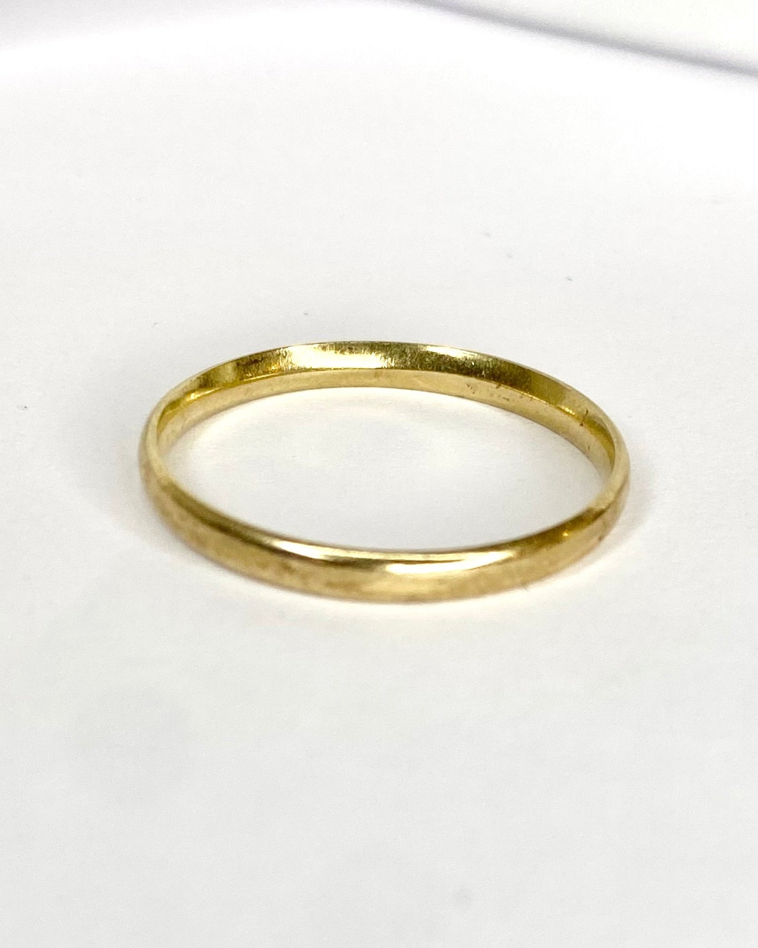 Alliance Or Jaune 18 carats 2mm "Domi" - Elliade Paris