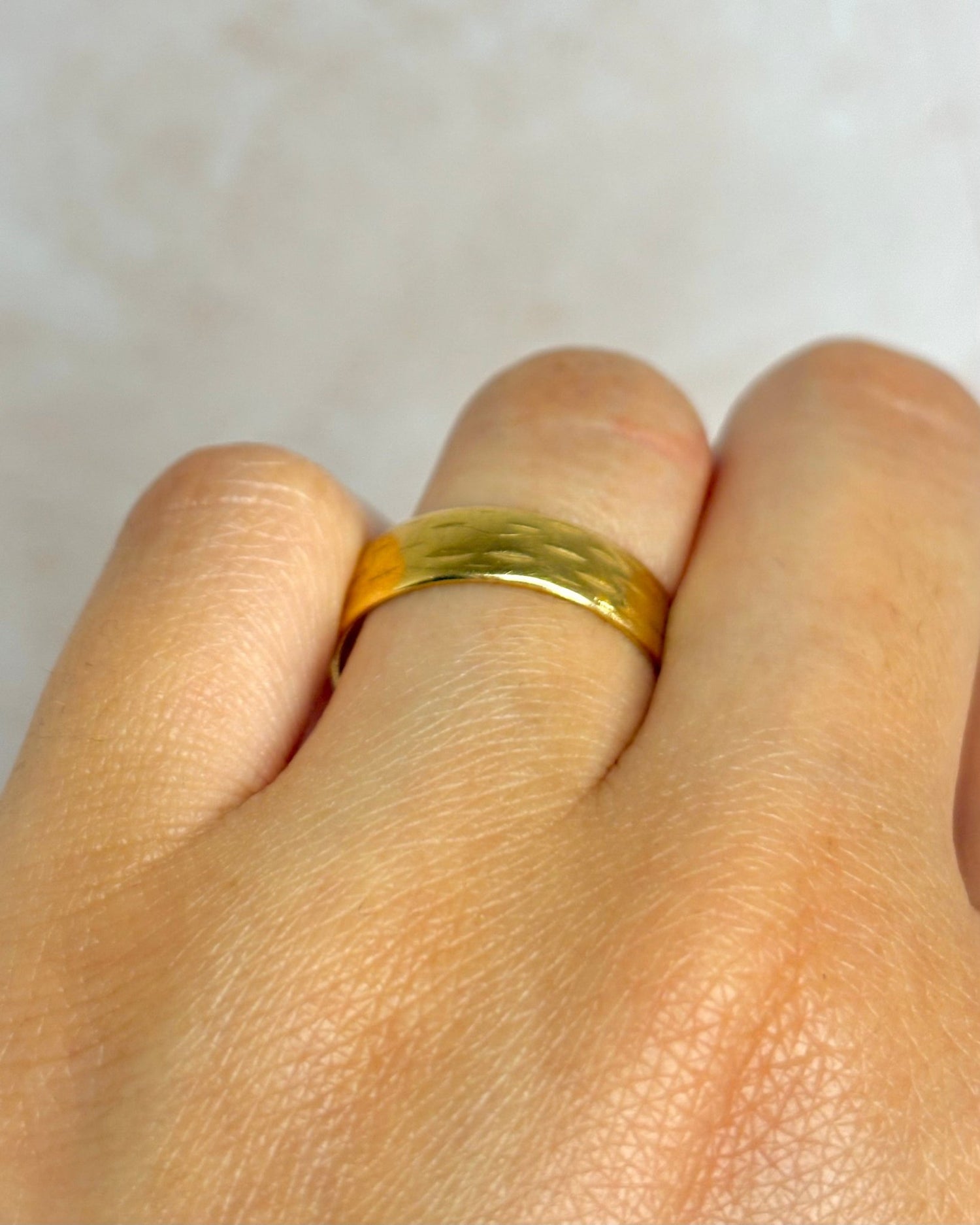 Alliance Or Jaune 18 carats 5.5 mm "Line" - Elliade Paris