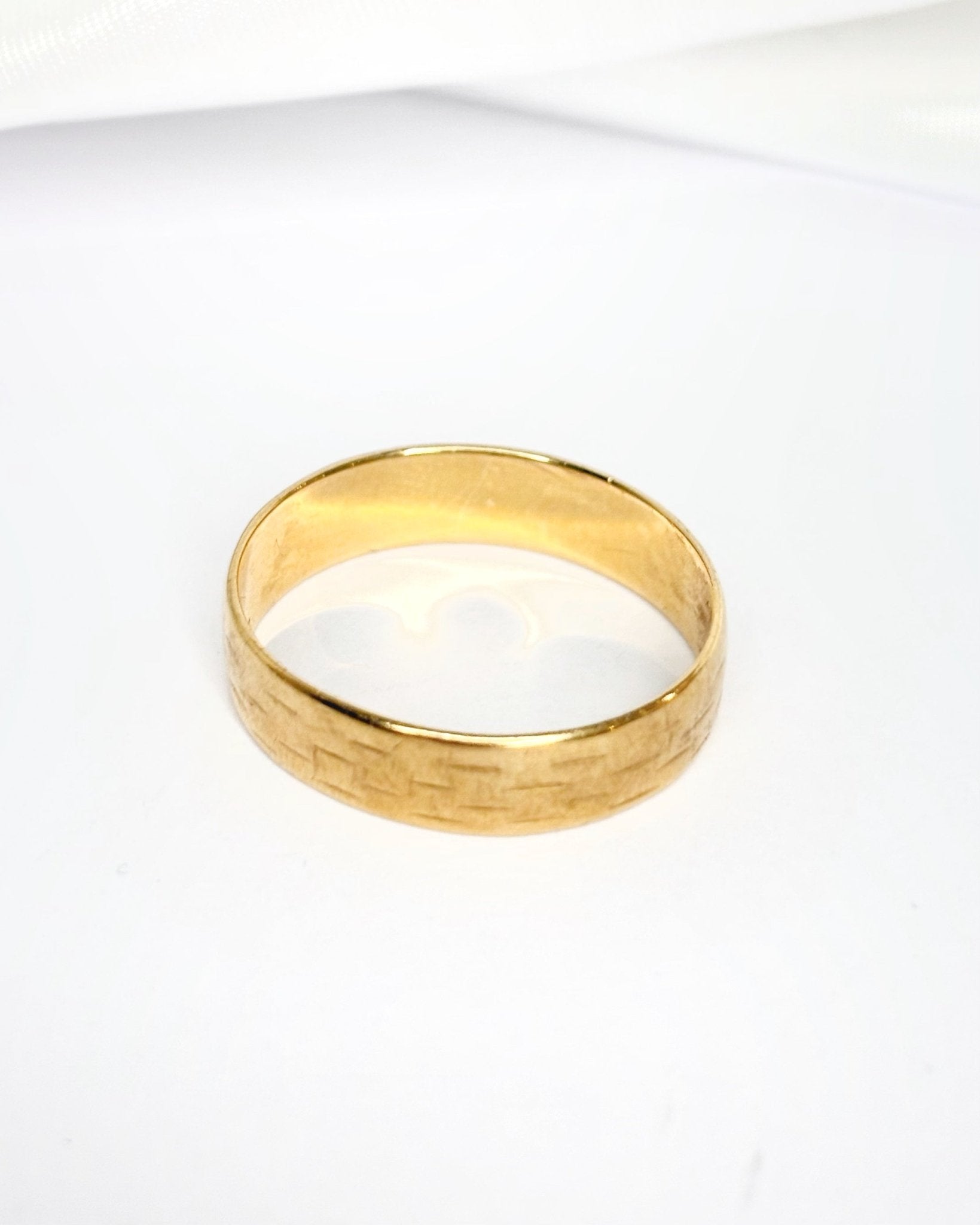 Alliance Or Jaune 18 carats 5.5 mm "Line" - Elliade Paris