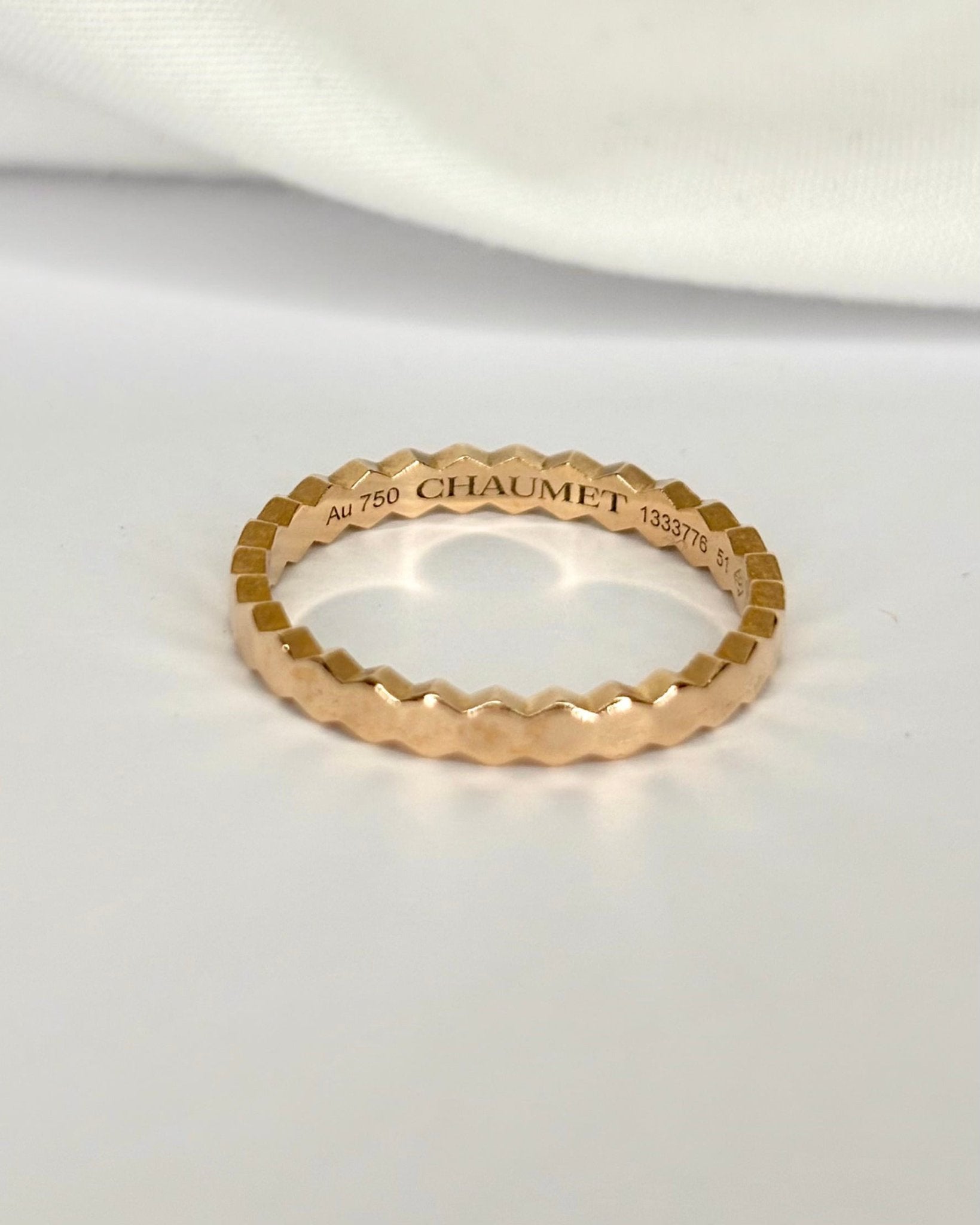 Alliance Or Jaune Signée Chaumet "Bee" - Elliade Paris