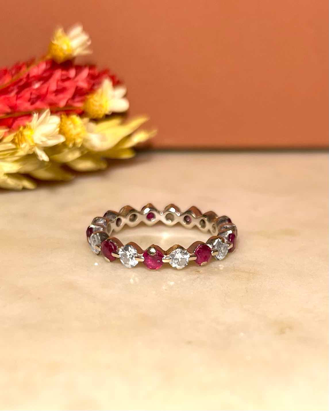 Anillo de bodas "Kendall" de rubí y diamante americano