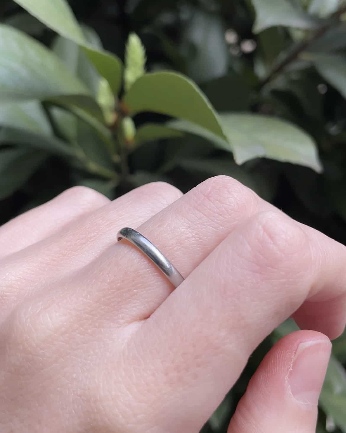 Alliance vintage en or gris "Lévon" - Elliade Paris