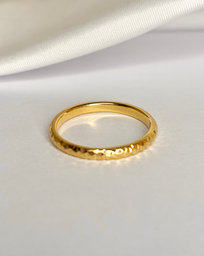 Half eternity diamond ring