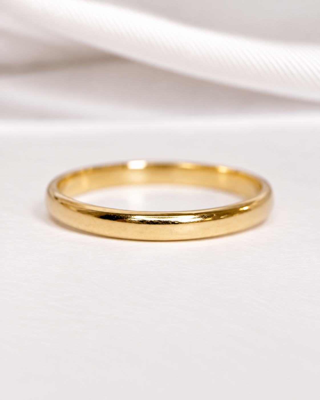 Alianza de oro amarillo de 18 quilates y 2.1mm «Loane»