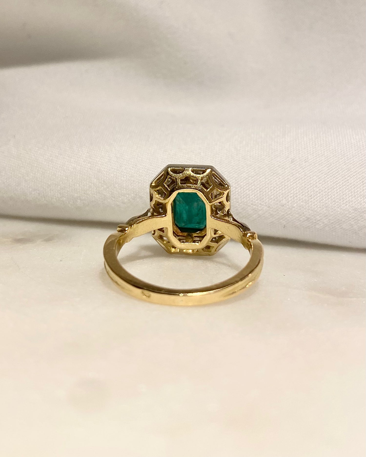 Bague Art-déco Emeraude 1 carat &amp; Diamants &quot;Pera&quot;