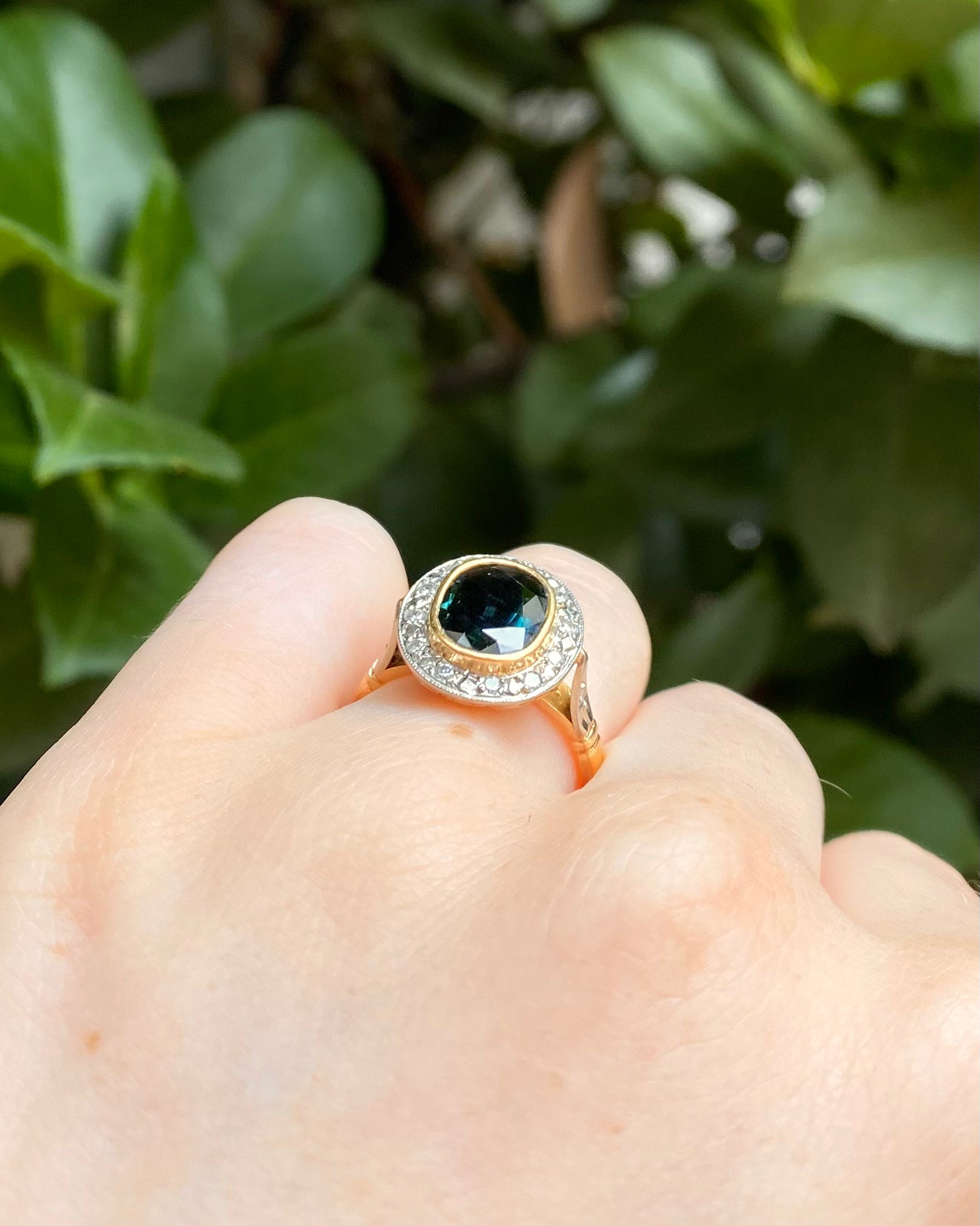 Bague Style Art-déco Saphir 2.30 carats &amp; Diamants "Donatella"