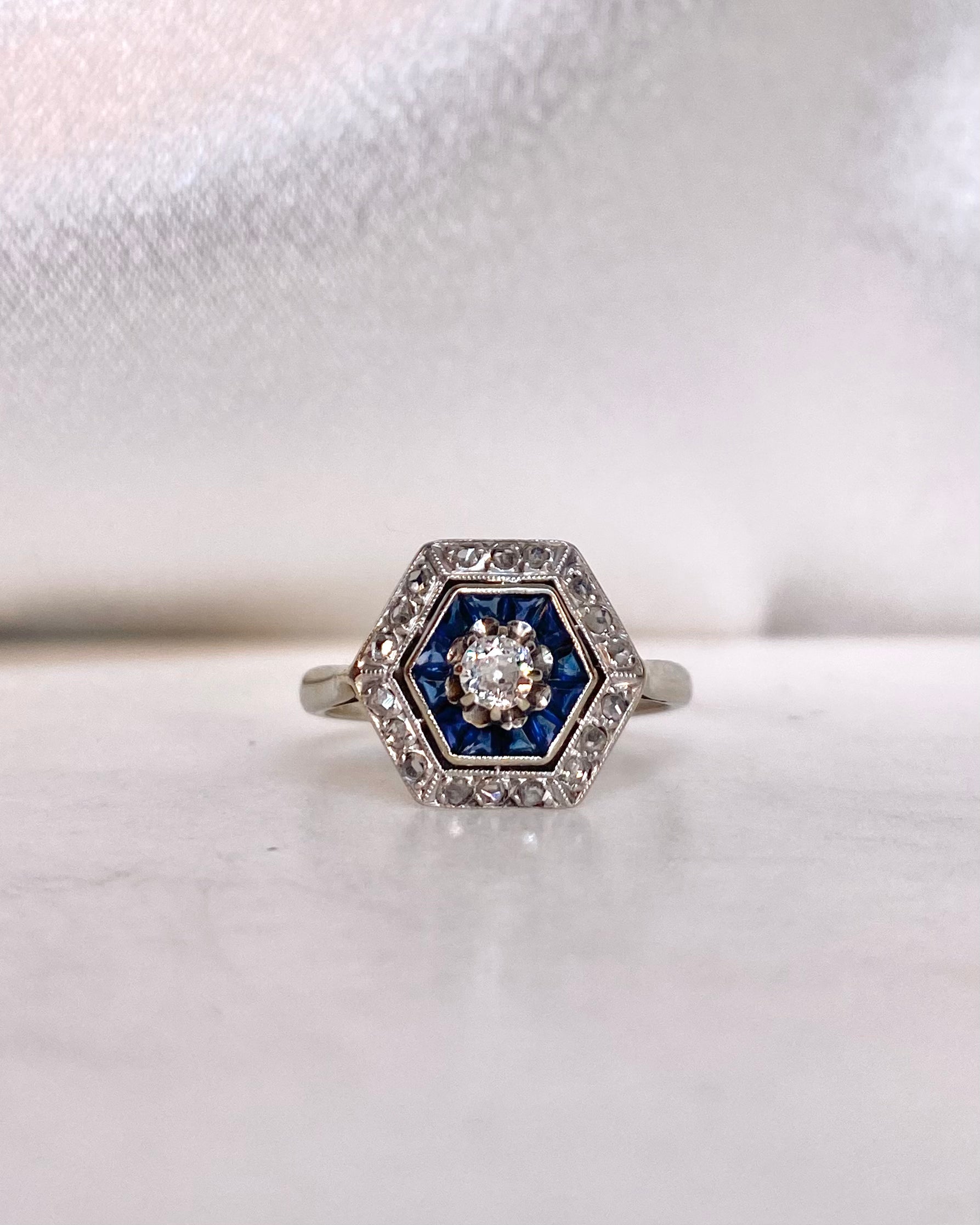 Bague Art-Déco Saphirs 1.10 carat &amp; Diamants "Carmina"