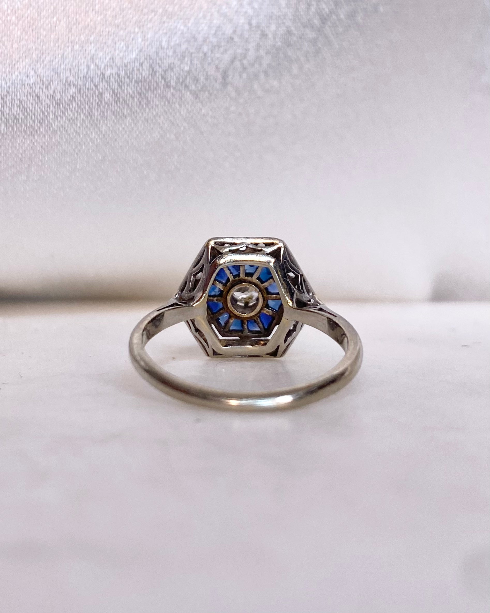 Bague Art-Déco Saphirs 1.10 carat &amp; Diamants "Carmina"