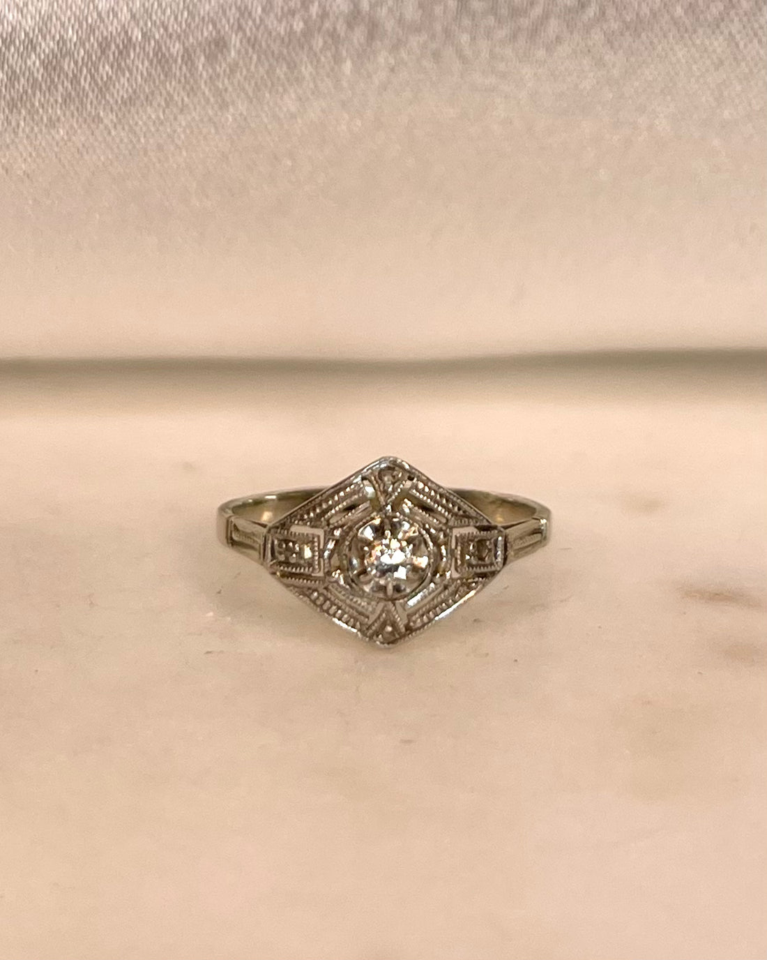 Bague Art-Déco Diamants 0.07 carat “Sixtine”