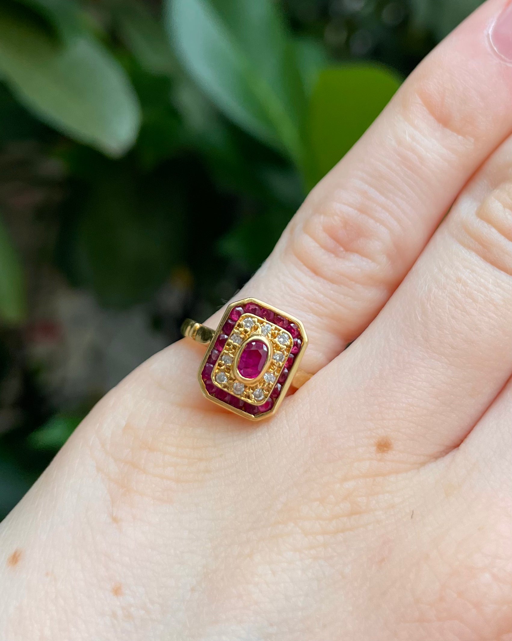 Art Deco Style Ring Ruby &amp; Diamonds "Uméa"