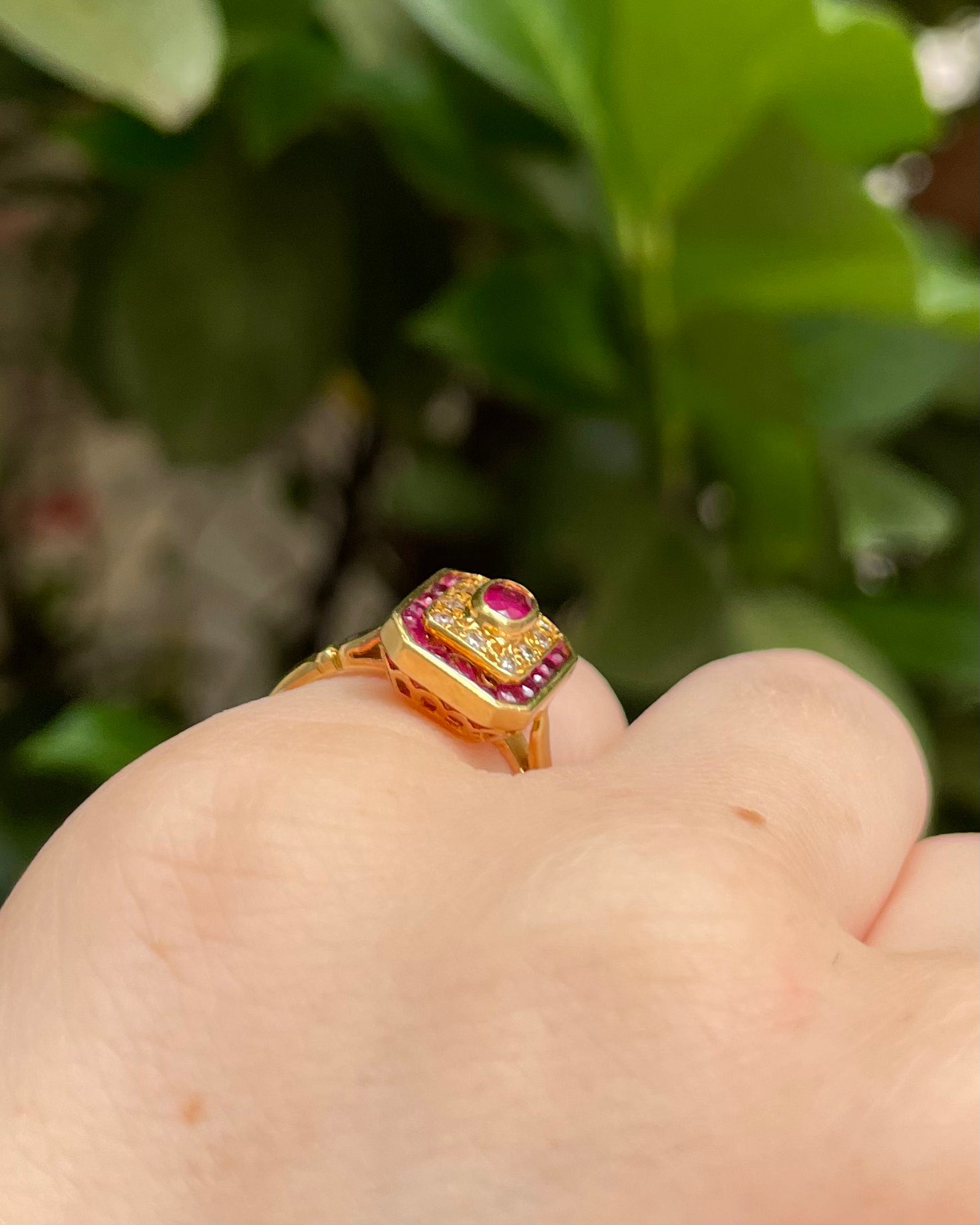 Art Deco Style Ring Ruby &amp; Diamonds "Uméa"