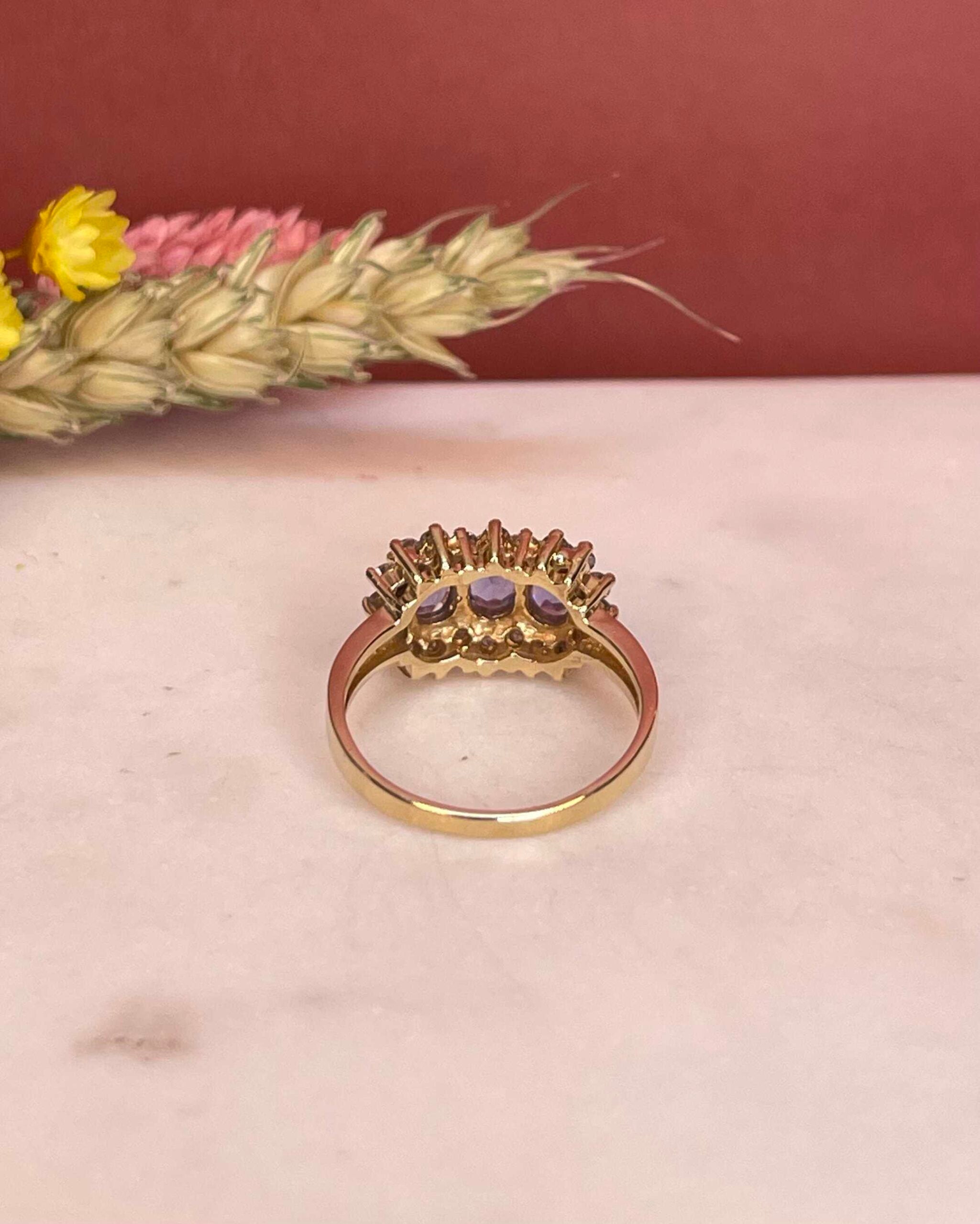 Bague Trilogie Tanzanites 1.20 Carat &amp; 20 Diamants "Jihanne" - Elliade Paris