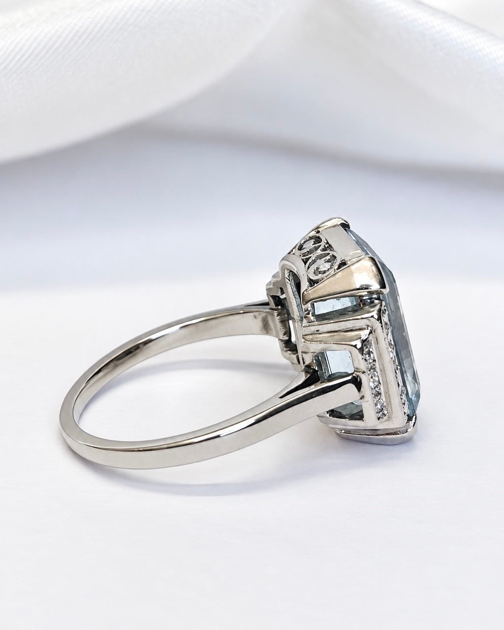 Bagu Art-Déco Aigue-Marine 6.50 carats 6.93g "Lisette" - Elliade Paris