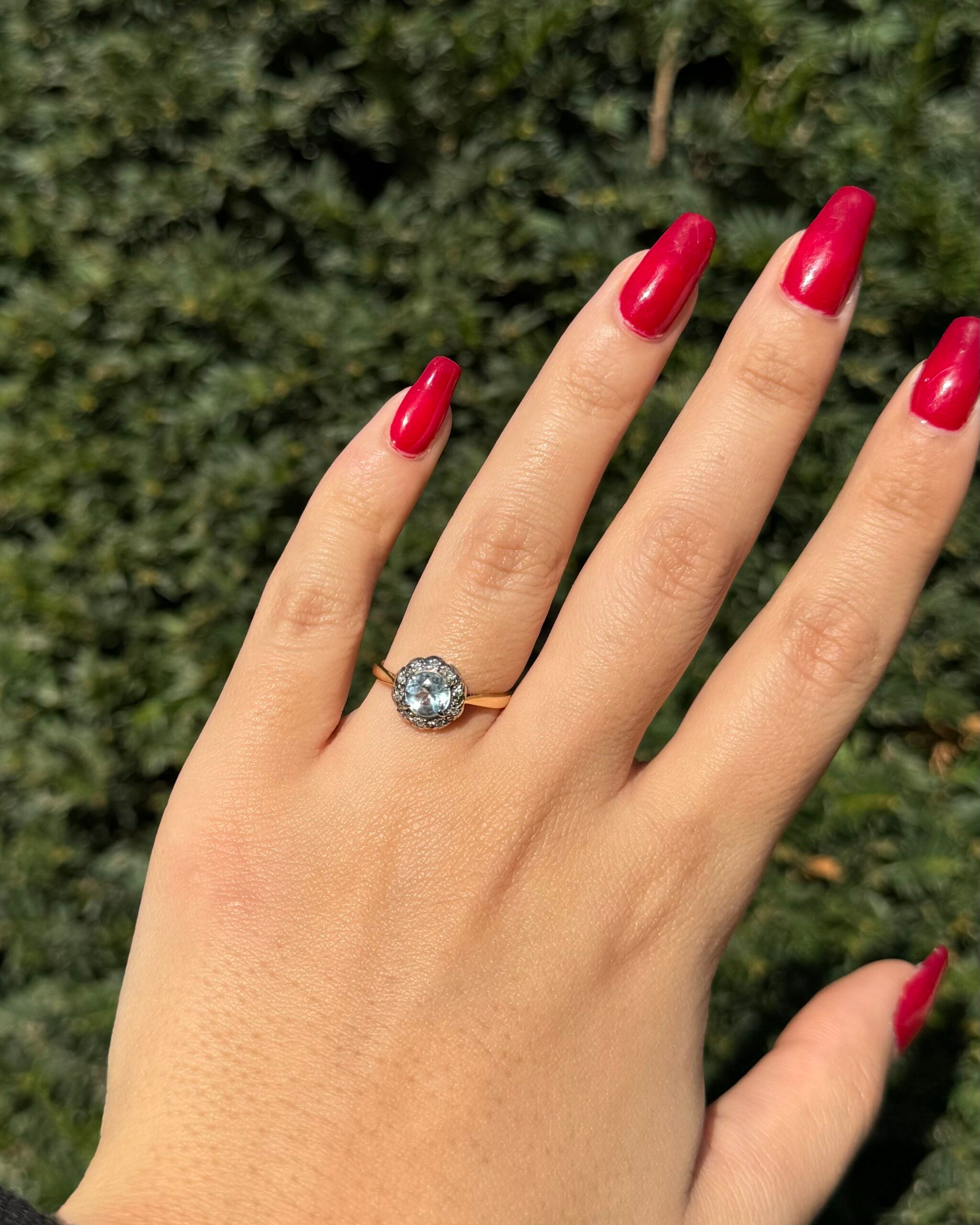 Anillo "Taylor" de aguamarina y margarita de diamantes
