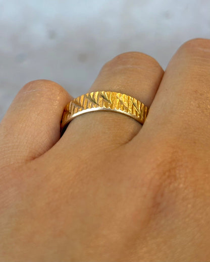 Bague Alliance Jonc Or Jaune 18 carats 5.9 mm "Tia" - Elliade Paris