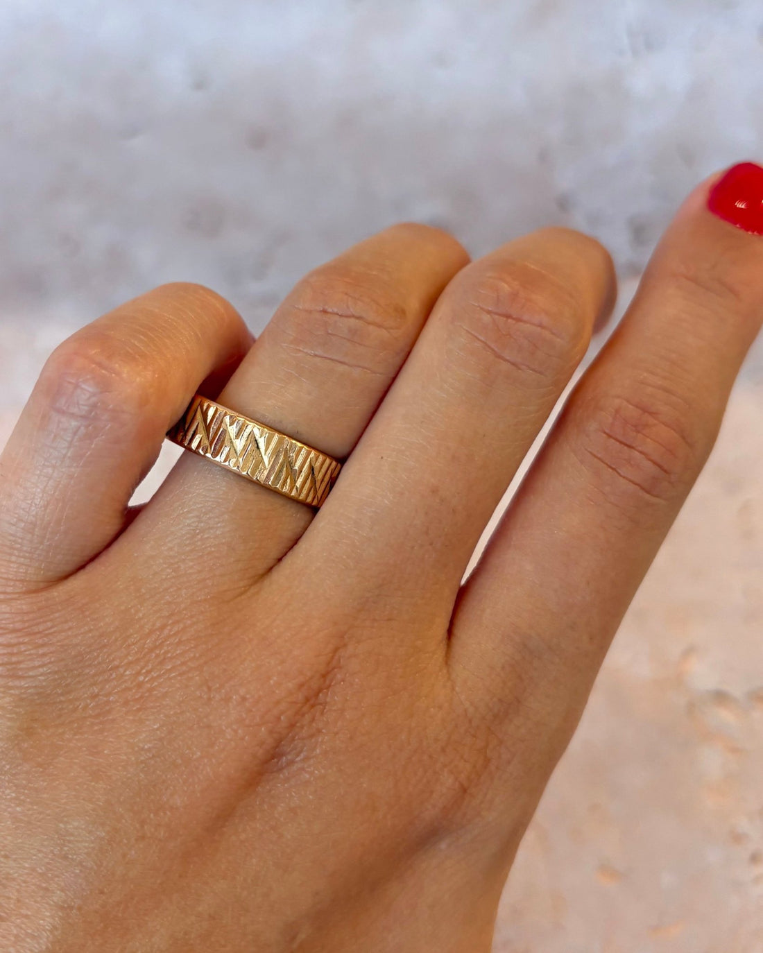 Bague Alliance Jonc Or Jaune 18 carats 5.9 mm "Tia" - Elliade Paris