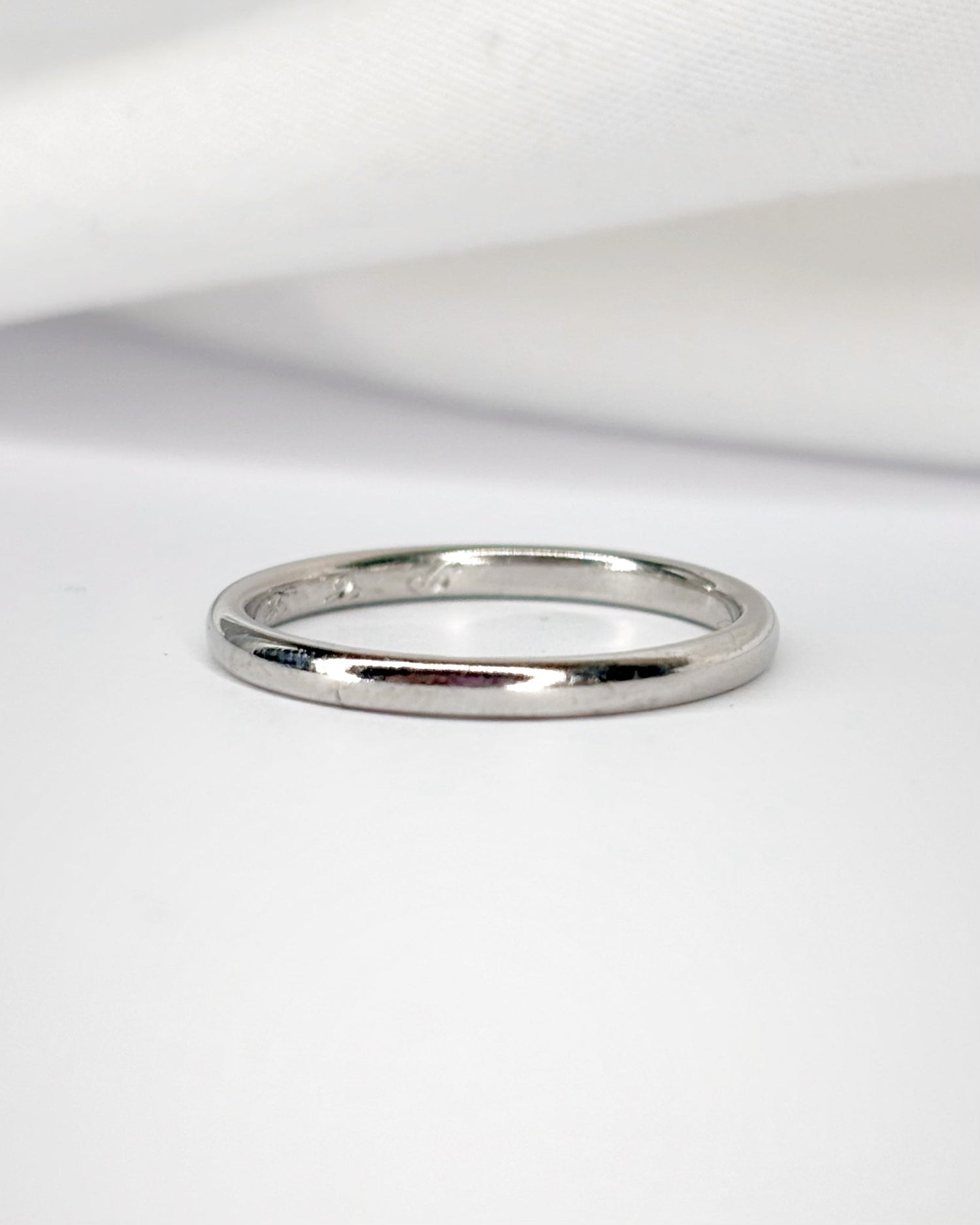 Bague Alliance Or Gris 18 carats 2 mm "Karl" - Elliade Paris