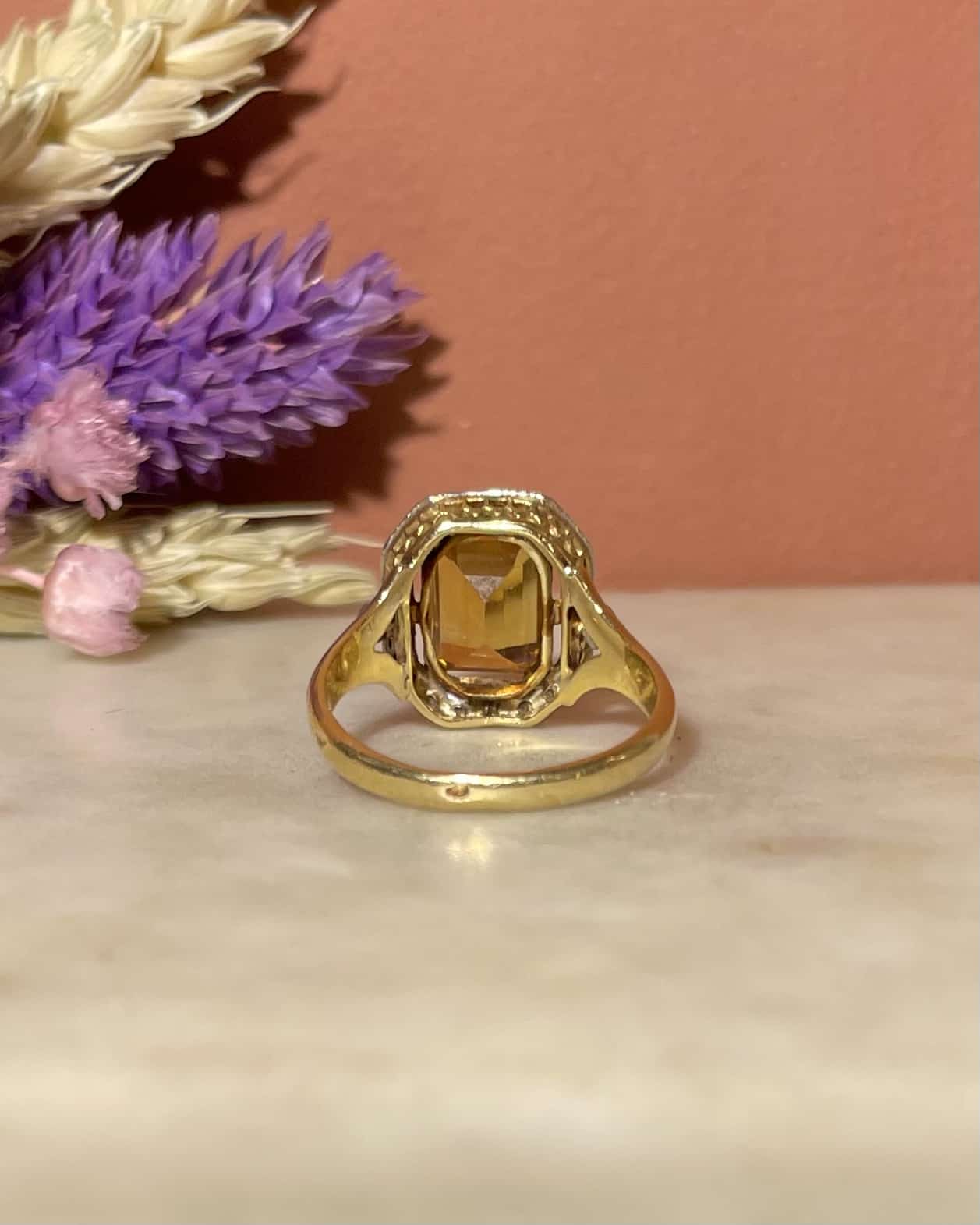Anillo Art Déco de Citrino de 1,90 quilates y 22 diamantes "Johanne"