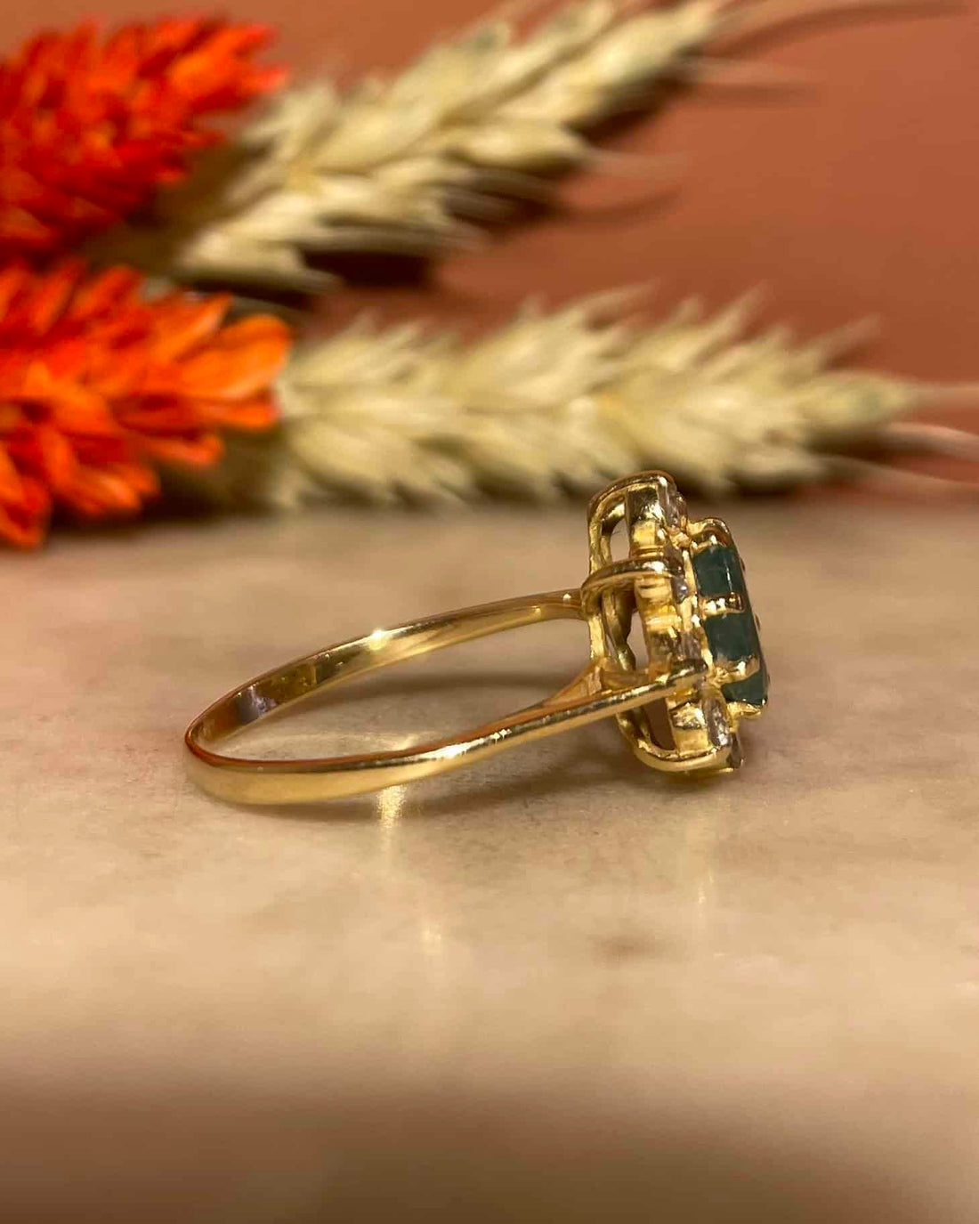 Bague Marguerite Émeraude 0.60 carat &amp; 8 Diamants &quot;Rita&quot;
