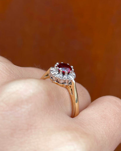 Bague Marguerite Grenat 0.70 carat &amp; Diamants &quot;Marianne&quot;