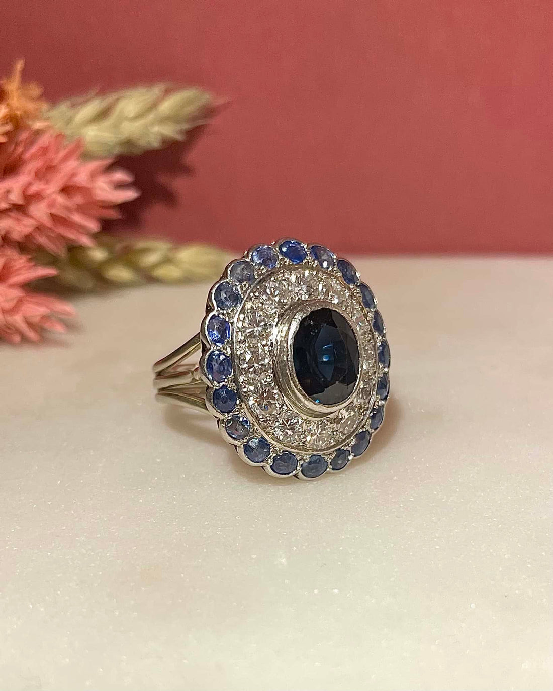 Bague Marguerite Saphirs 3.90 carats &amp; Diamants 1 carat &quot;Leanne&quot;
