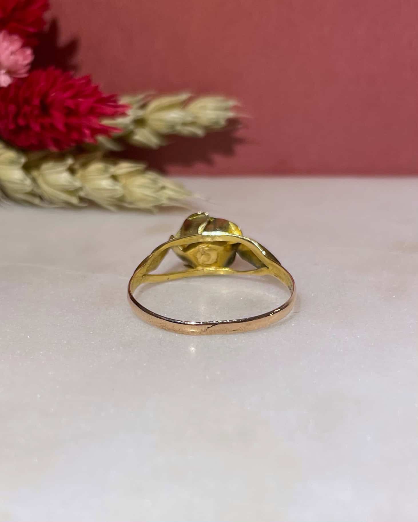 Anillo de flor "Faustyn" de oro amarillo de 18 quilates