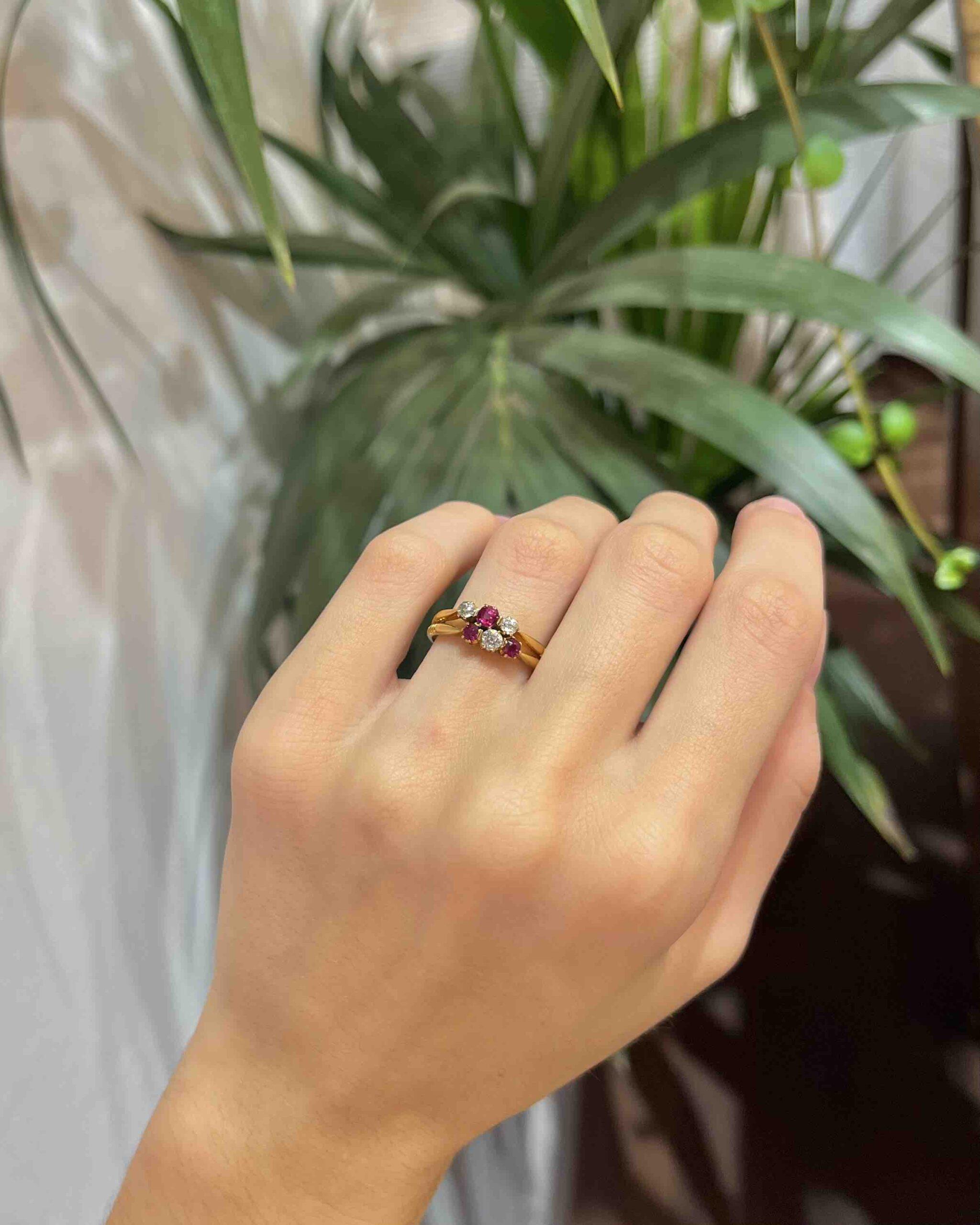 Bague Rivière Vintage Rubis &amp; Diamants "Trixie"