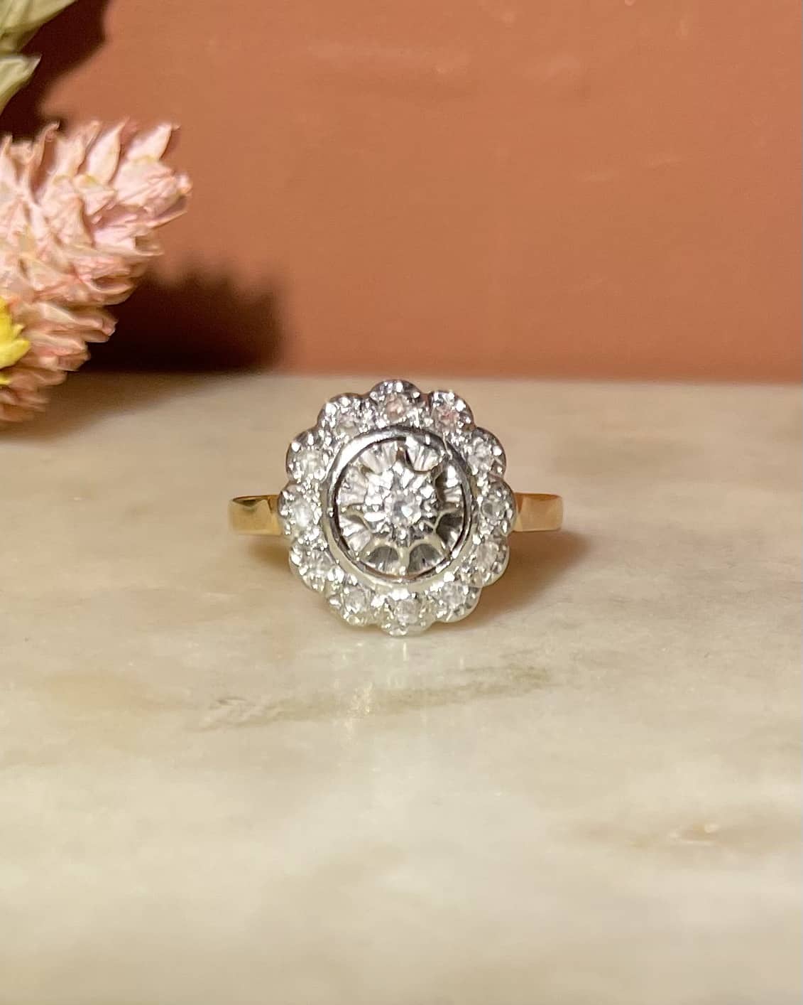 Bague Marguerite Art-Déco  13 Diamants "Élora" - Elliade Paris