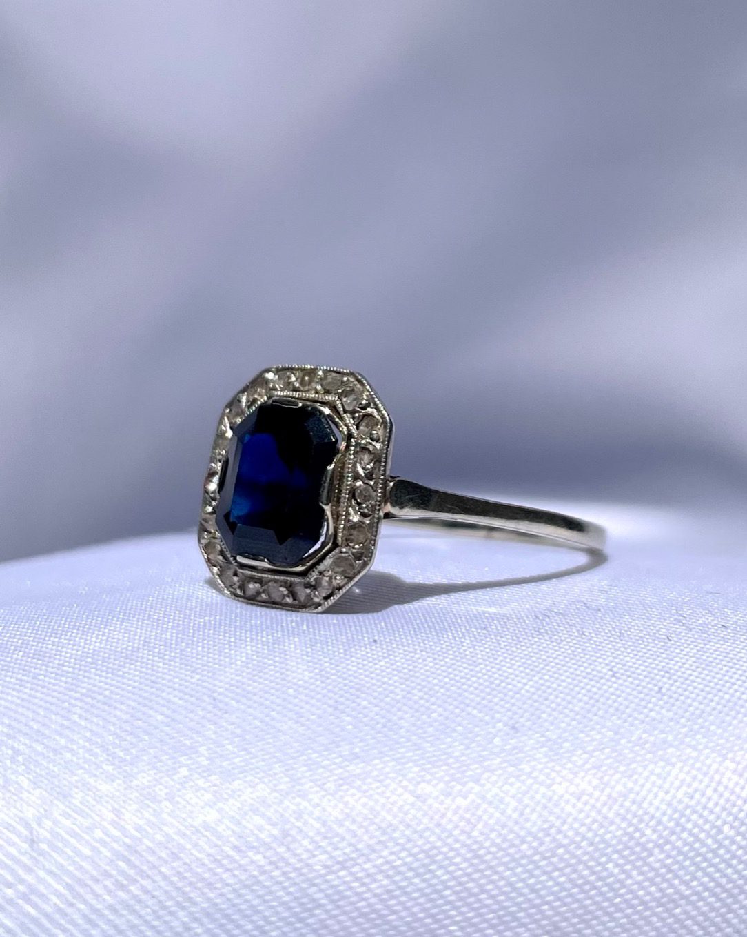 Bague Art-Déco Saphir &amp; Diamants &quot;Ashley&quot;