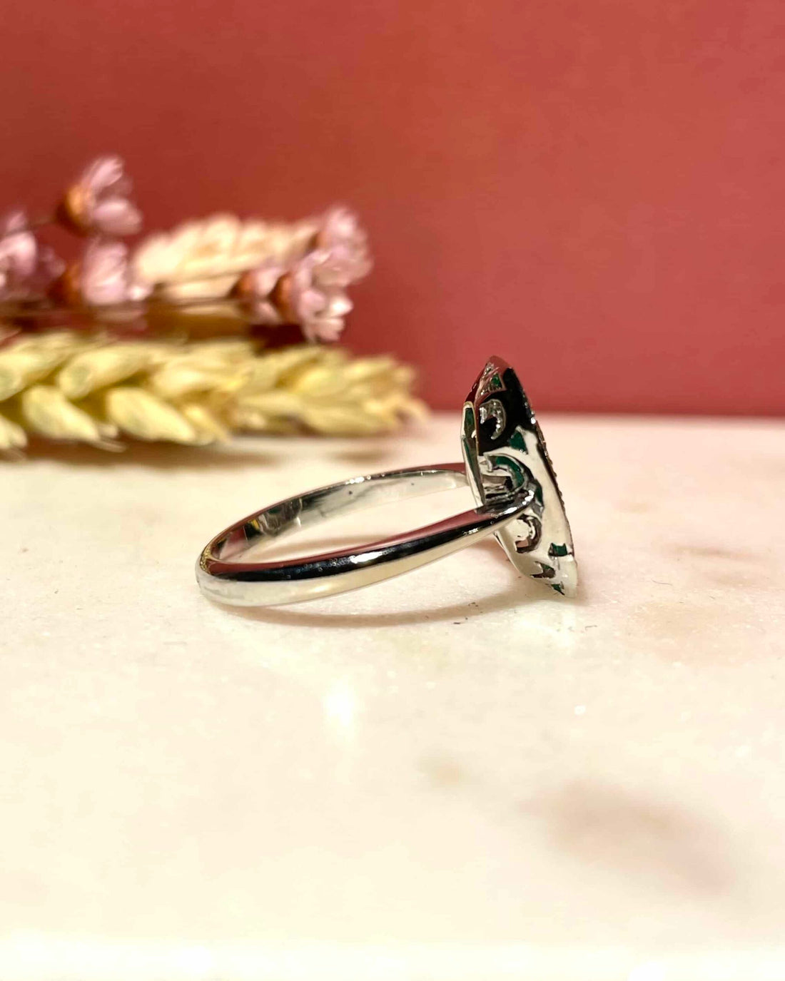 Bague style Art-déco Émeraudes 0.68 carat et Diamants &quot;Adaya&quot;
