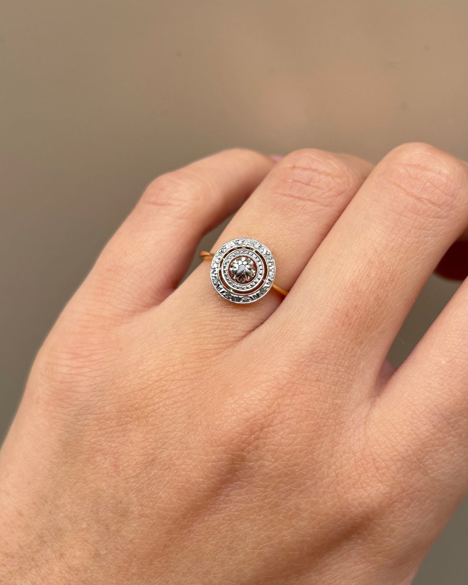 Bague Art Déco 11 Diamants &quot;Adenora&quot; - Elliade Paris