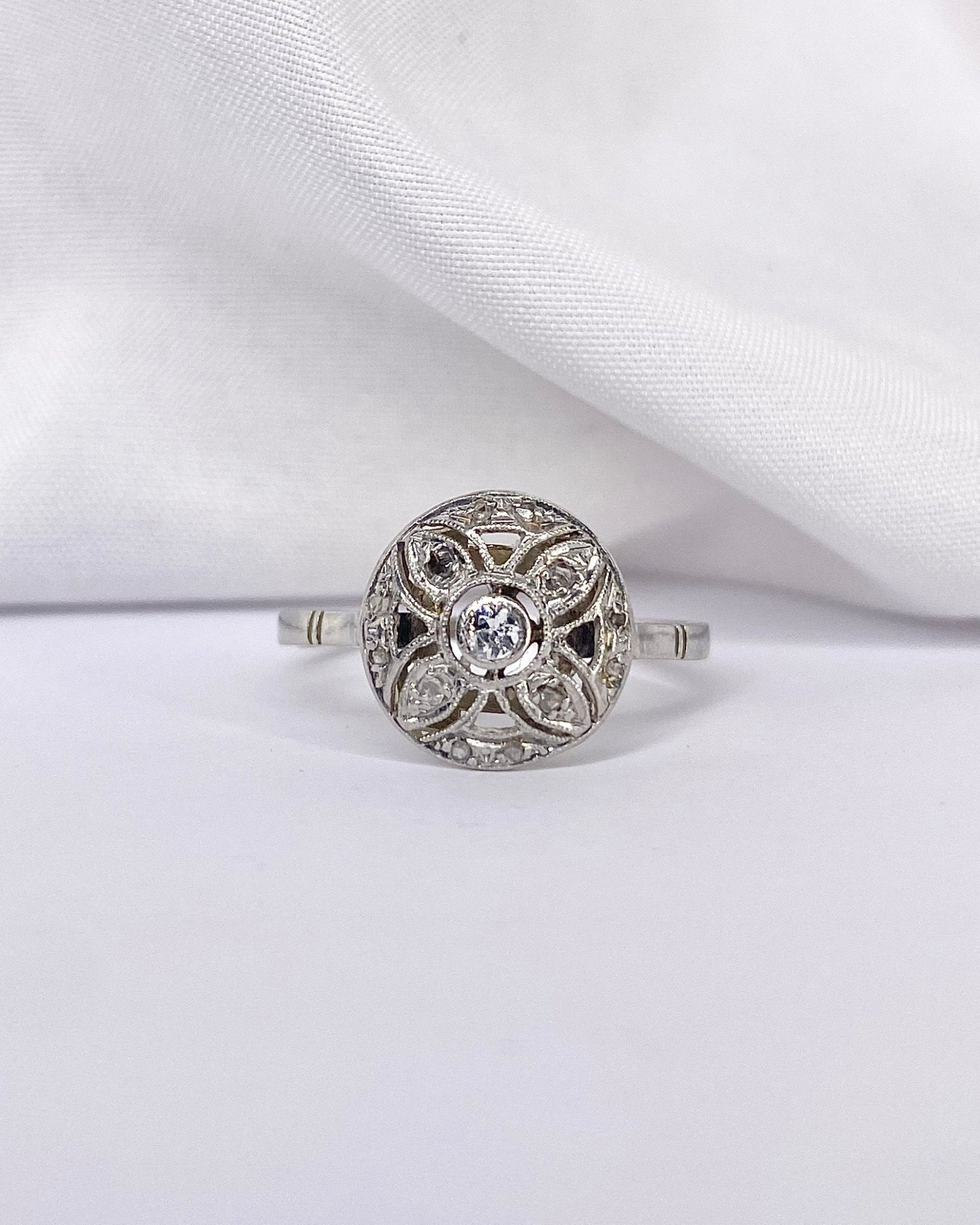 Bague Art Déco 13 Diamants &quot;Suzanne&quot; - Elliade Paris